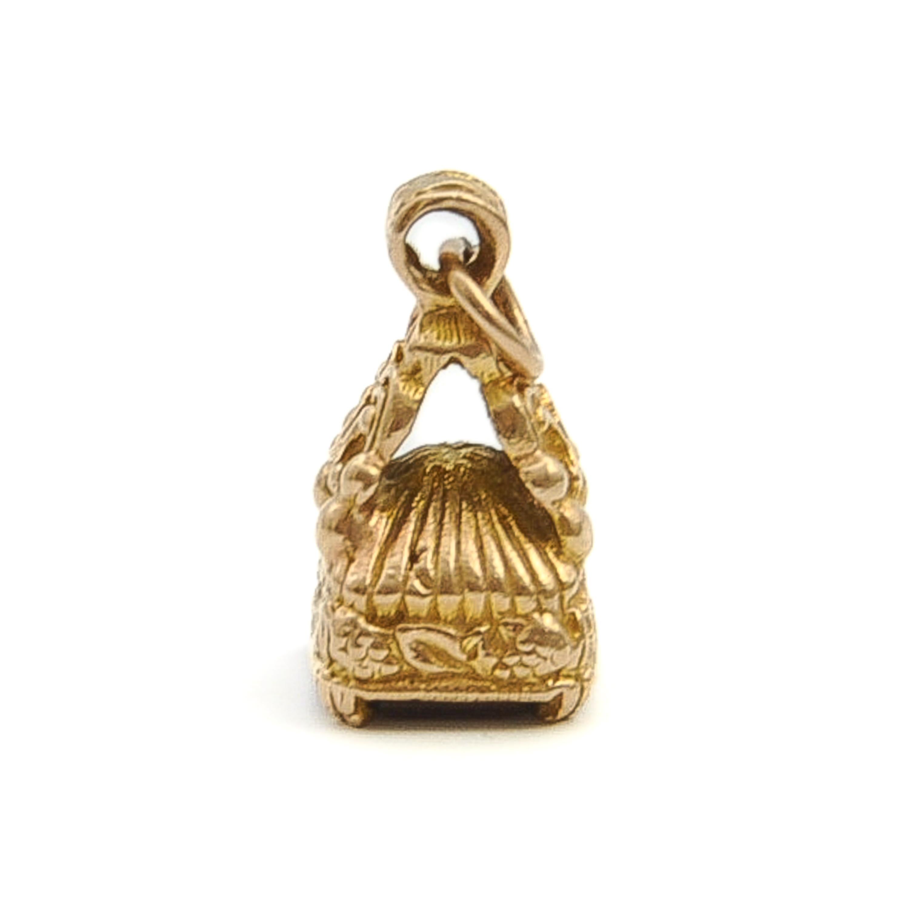 Vintage 9K Gold Ornate Carnelian Fob Charm Pendant For Sale 3