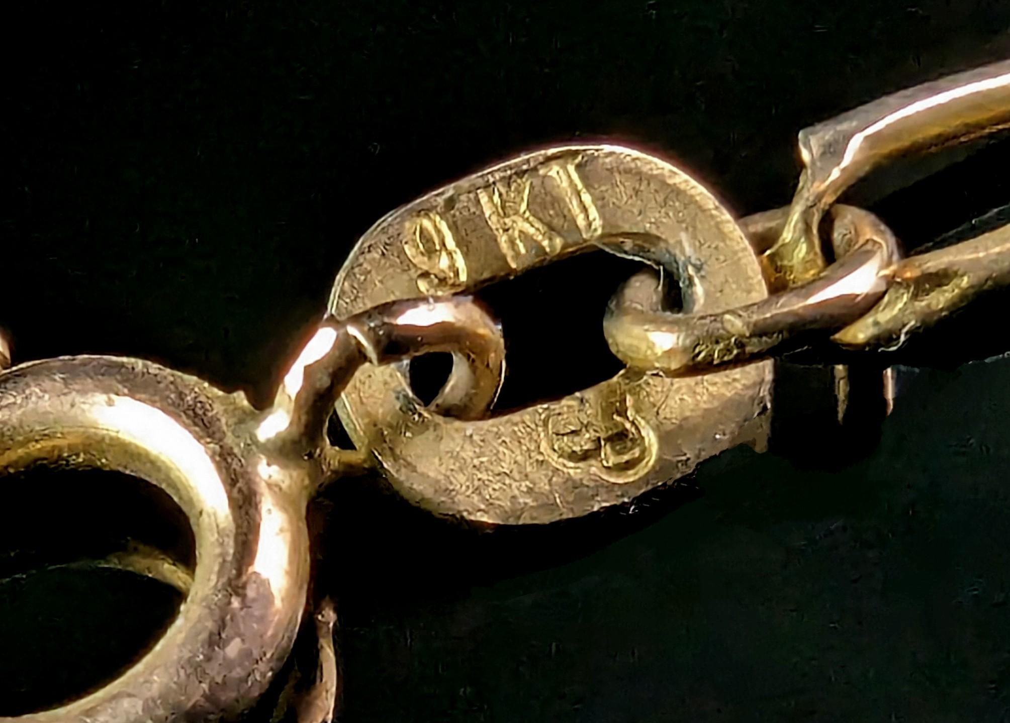 Vintage 9k gold Figaro link chain necklace  For Sale 1