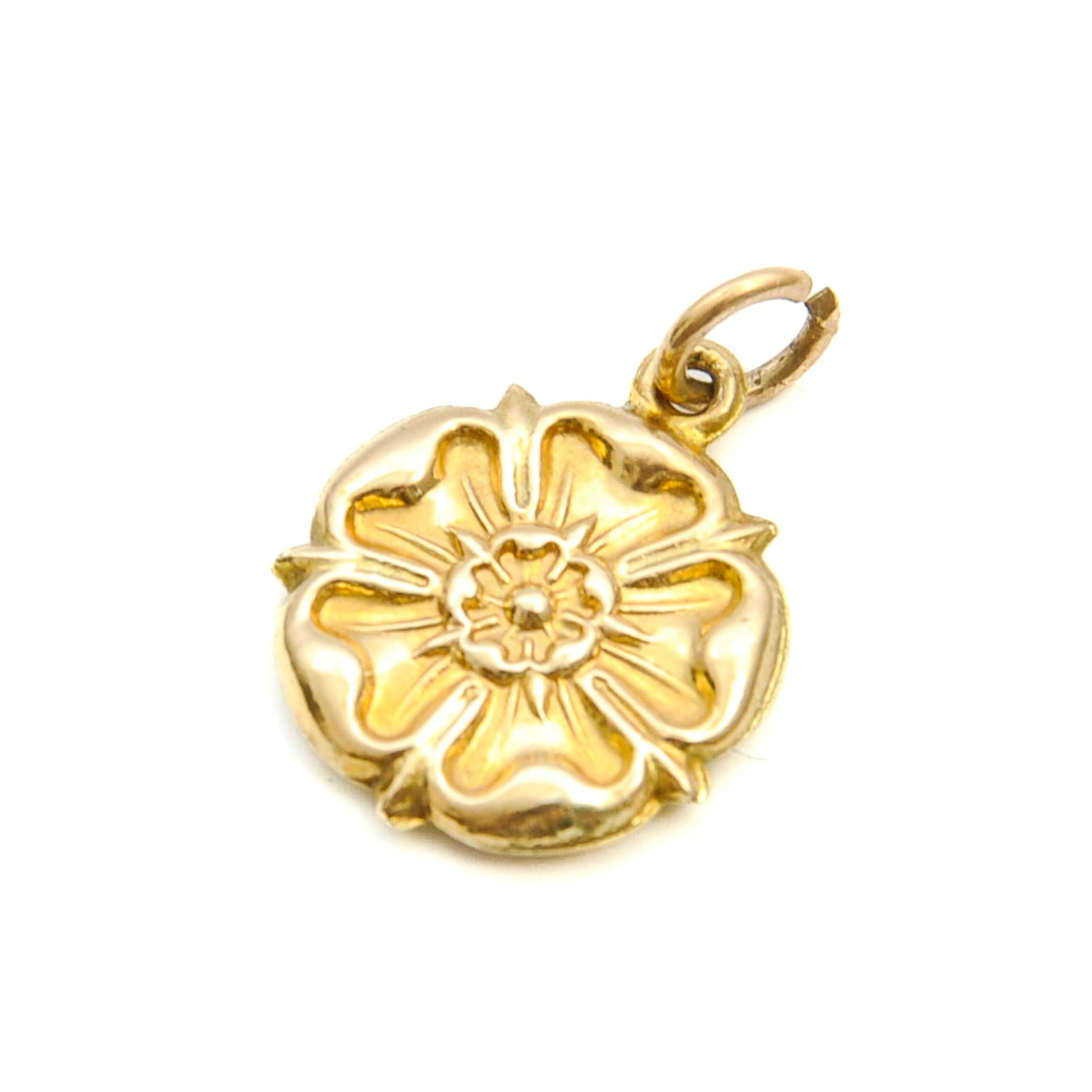 Vintage 9K Gold Tudor Rose Charm Pendant For Sale 1