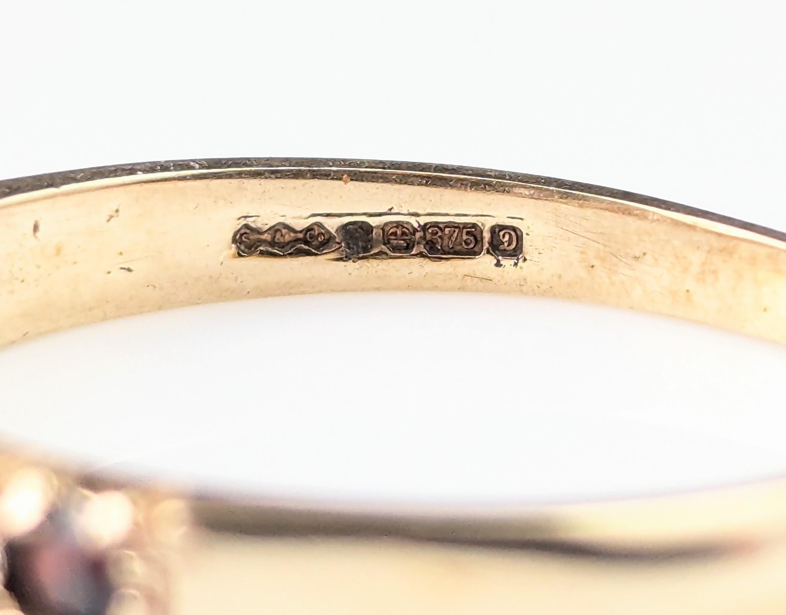 Vintage 9k gold Garnet and Paste half hoop ring For Sale 4