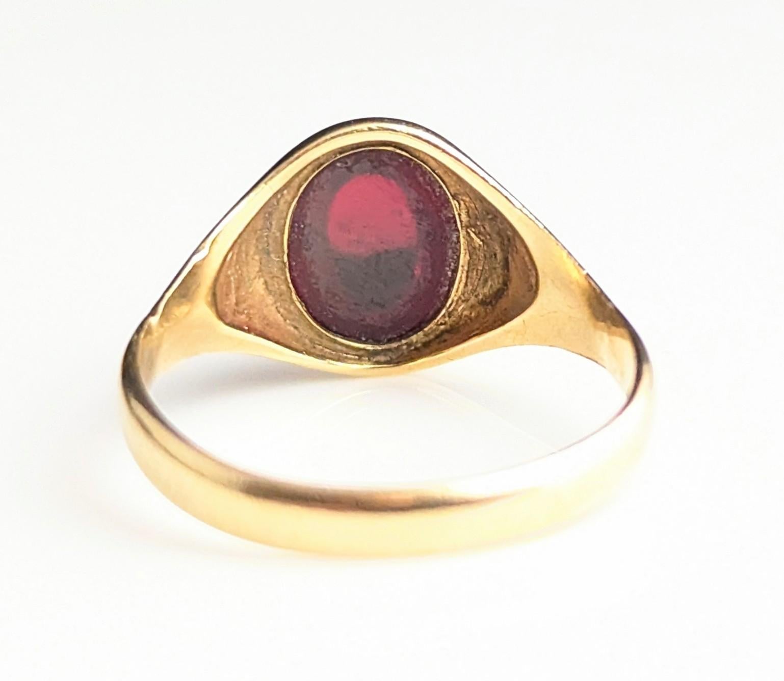 Vintage 9k gold Garnet signet ring, cabochon, Pinky ring, Art Deco 7