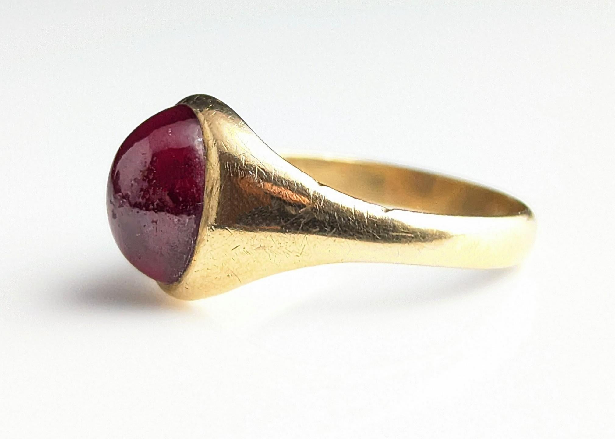 Vintage 9k gold Garnet signet ring, cabochon, Pinky ring, Art Deco 8