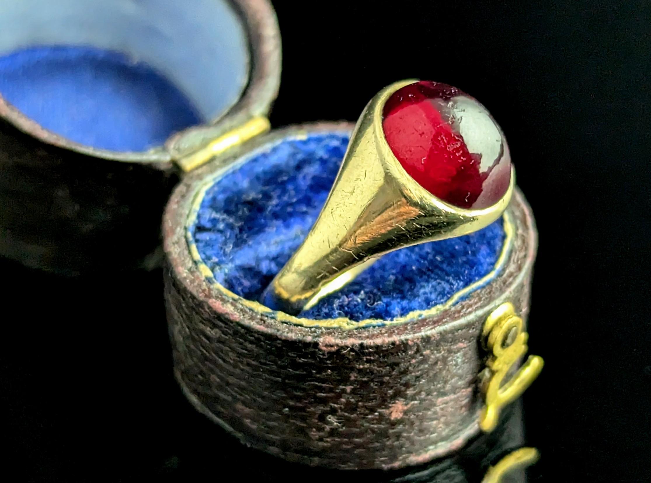 Cabochon Vintage 9k gold Garnet signet ring, cabochon, Pinky ring, Art Deco