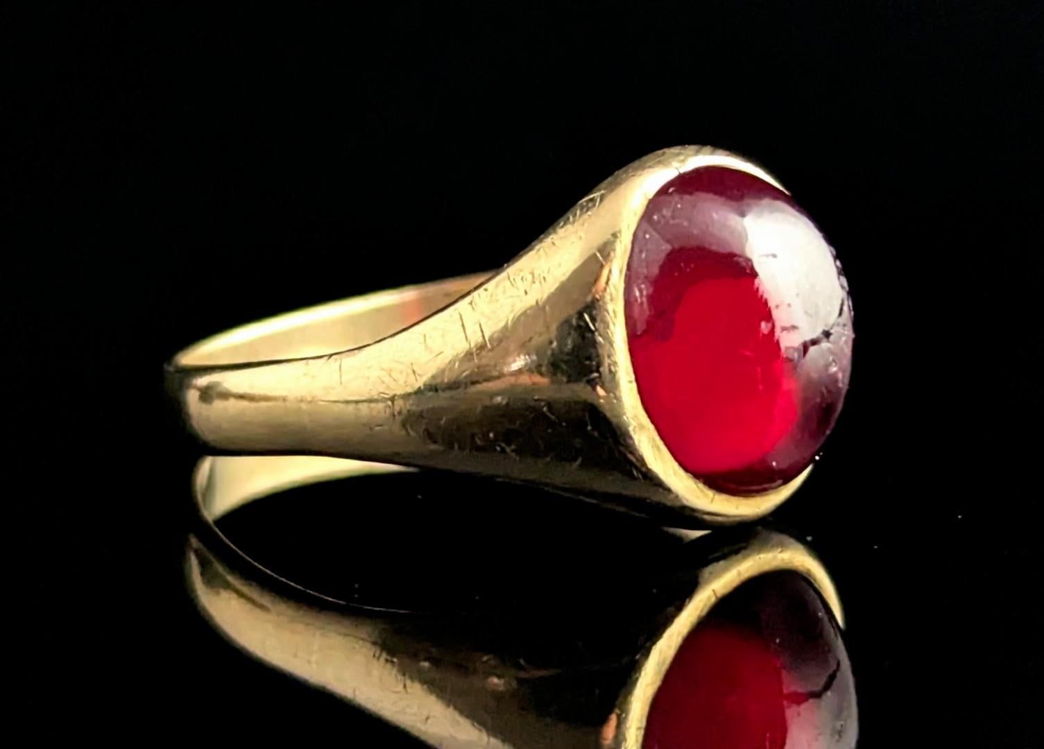 Women's or Men's Vintage 9k gold Garnet signet ring, cabochon, Pinky ring, Art Deco