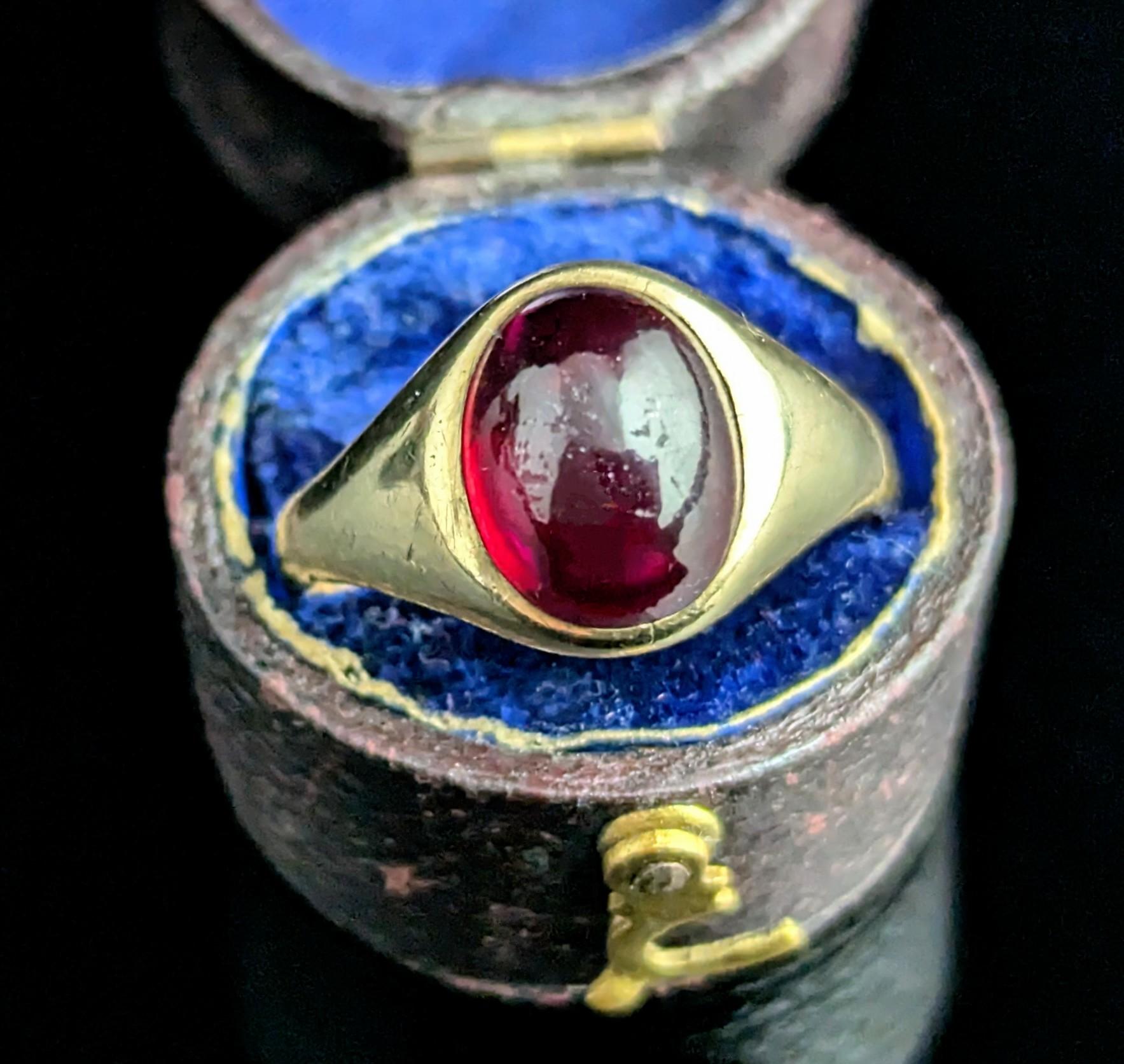 Vintage 9k gold Garnet signet ring, cabochon, Pinky ring, Art Deco 2