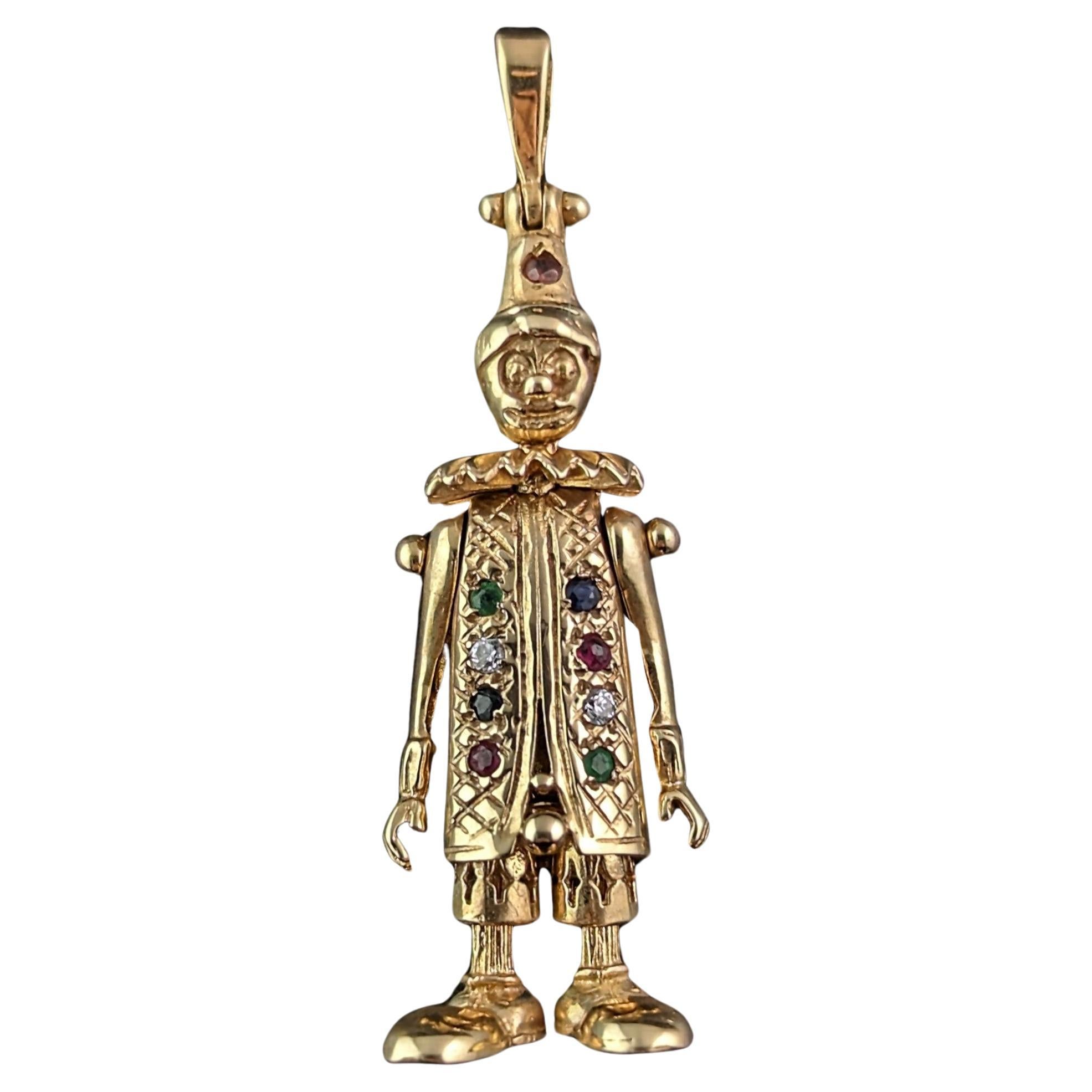 Vintage 9k gold Gemstone clown pendant, Articulated  For Sale 6