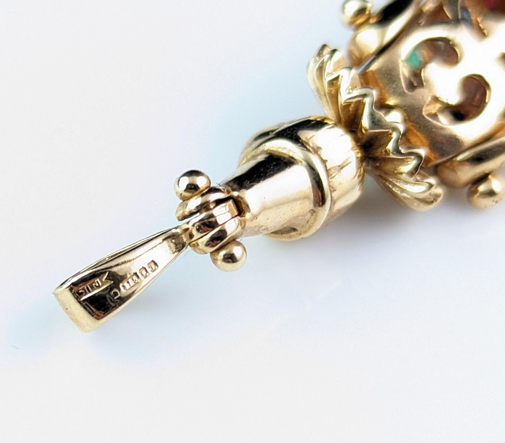 Vintage 9k gold Gemstone clown pendant, Articulated  For Sale 8