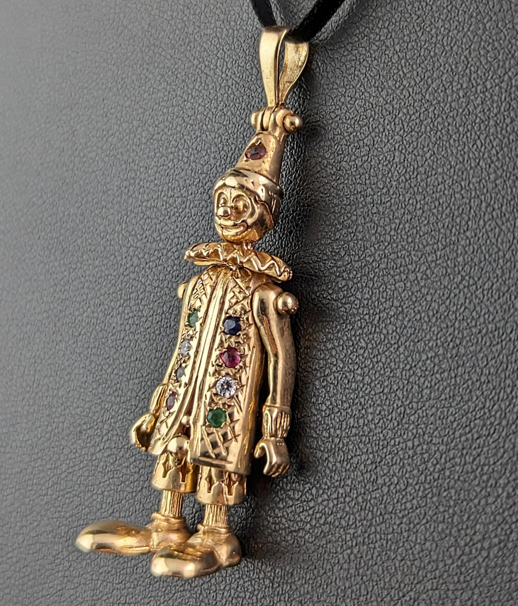 Round Cut Vintage 9k gold Gemstone clown pendant, Articulated  For Sale