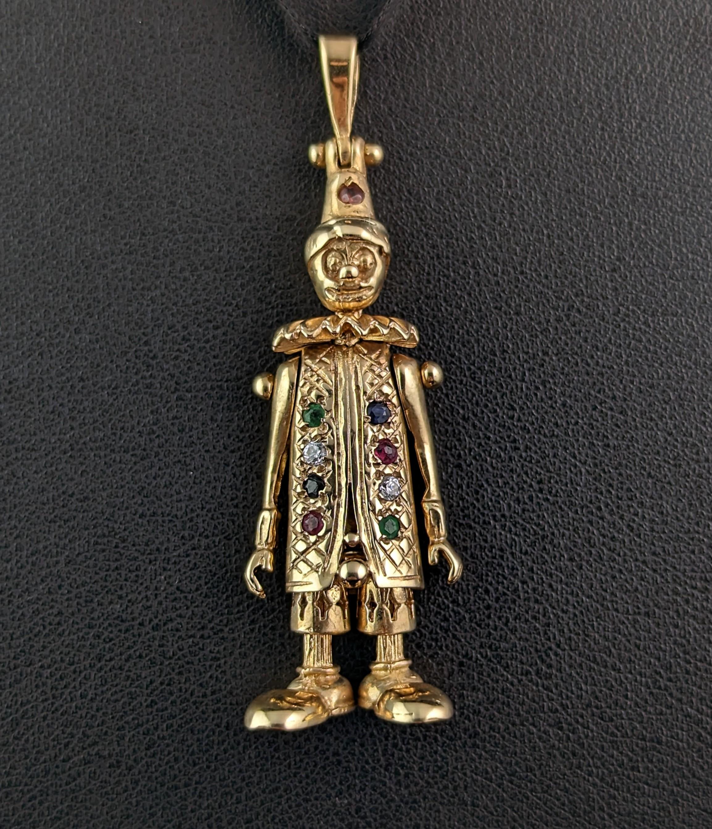Vintage 9k gold Gemstone clown pendant, Articulated  For Sale 2