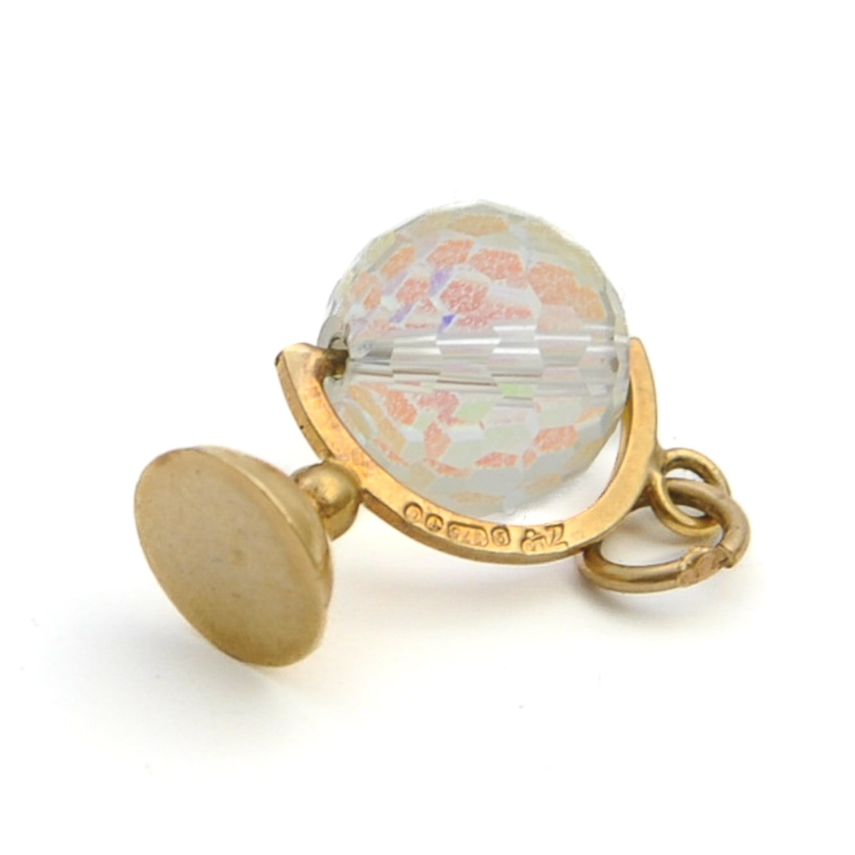 Vintage 9K Gold Glass Globe Spinner Charm Pendant In Good Condition For Sale In Rotterdam, NL
