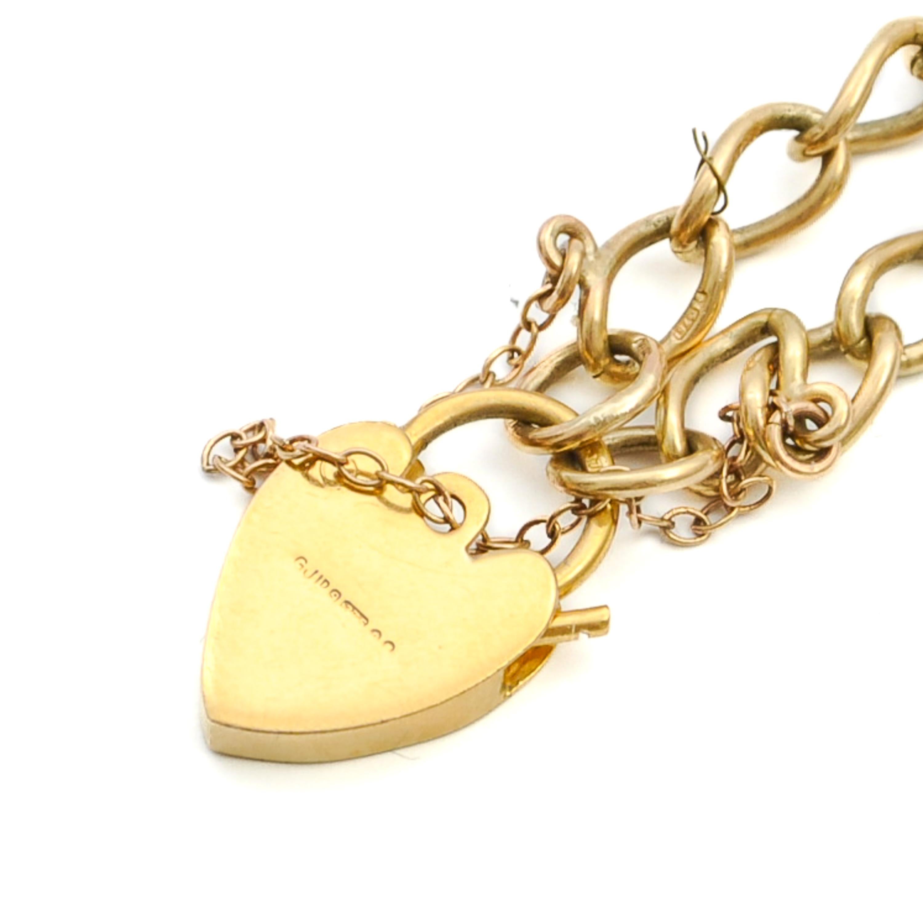 Vintage 9K Gold Heart Padlock Curb Chain Charms Bracelet en vente 2
