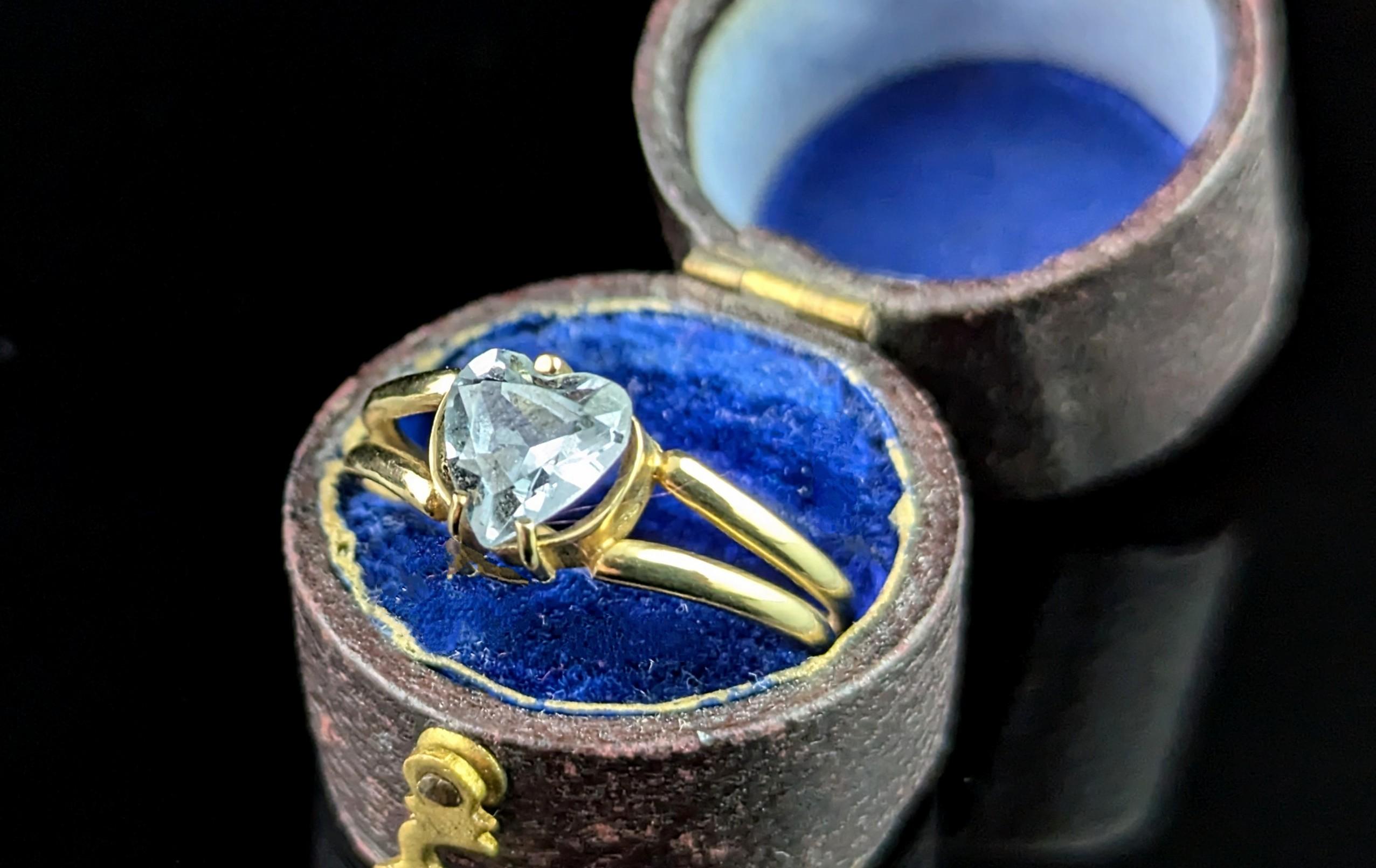 Women's Vintage 9k gold heart ring, blue paste For Sale