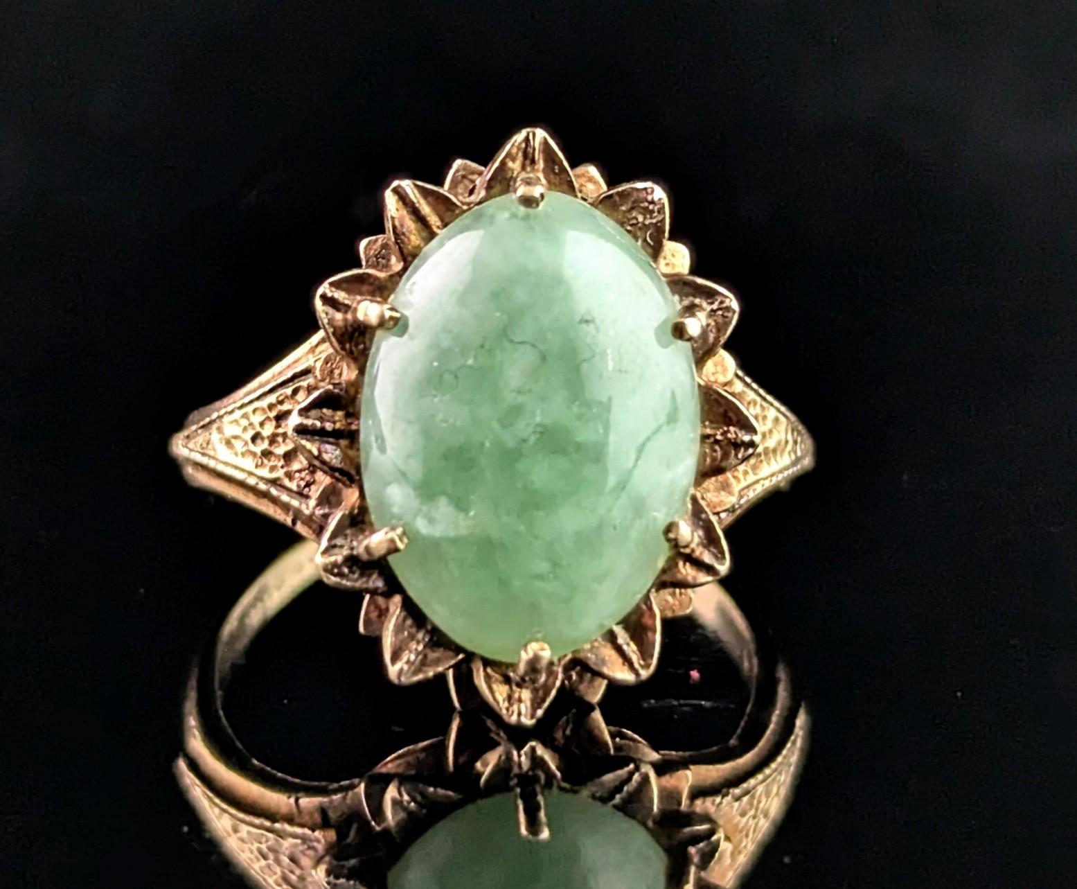 Women's Vintage 9k gold Jade cabochon ring, 1970s For Sale