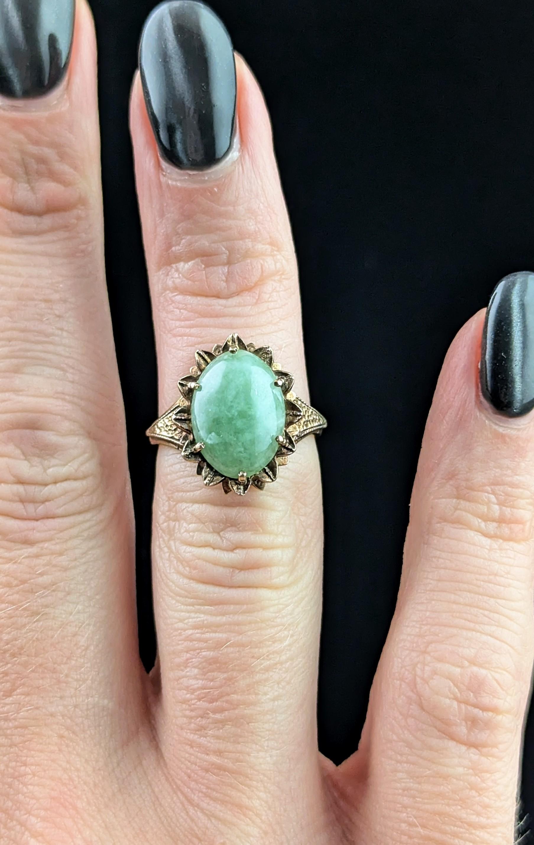Vintage 9k gold Jade cabochon ring, 1970s For Sale 3