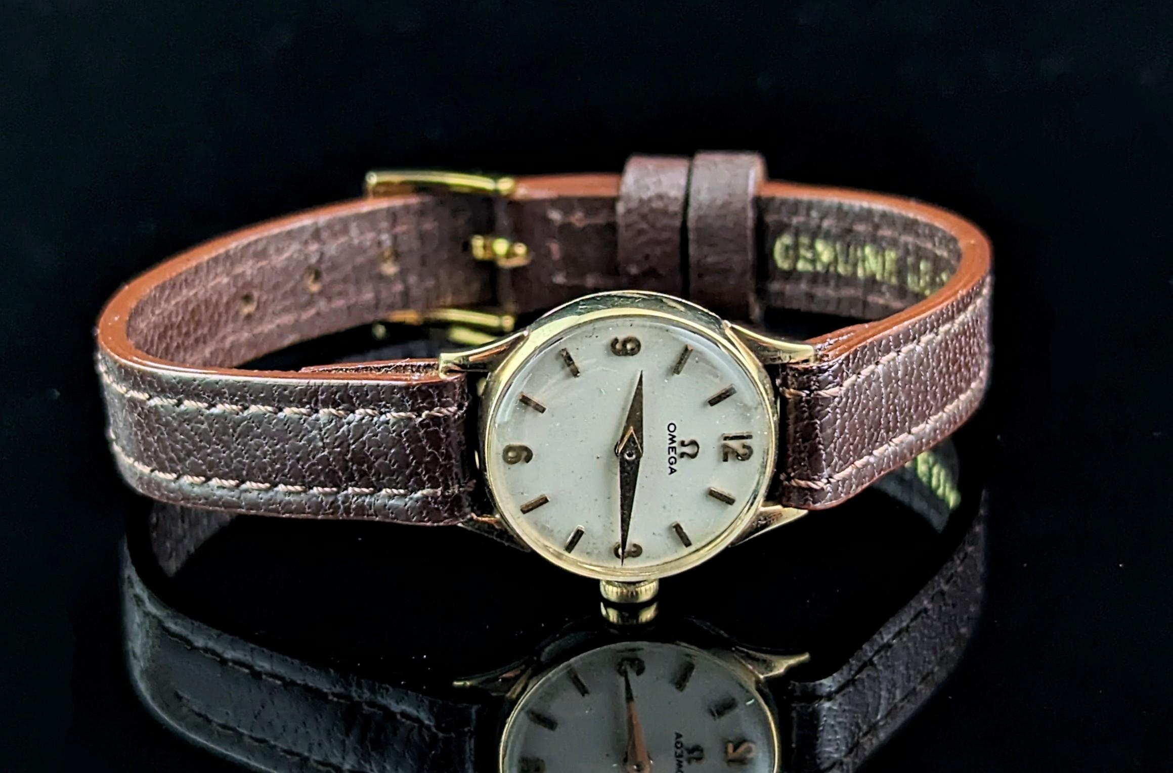 Vintage 9k gold Ladies Omega wristwatch, boxed  4