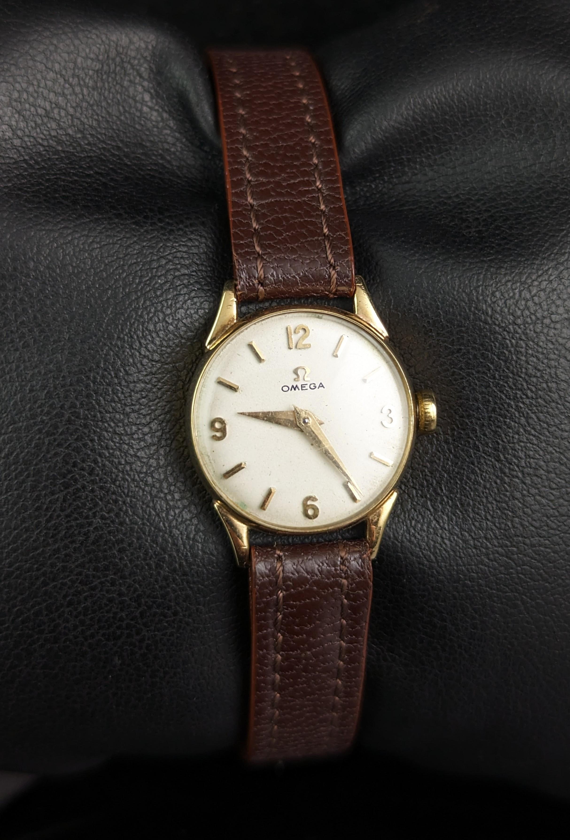 Cabochon Vintage 9k gold Ladies Omega wristwatch, boxed 