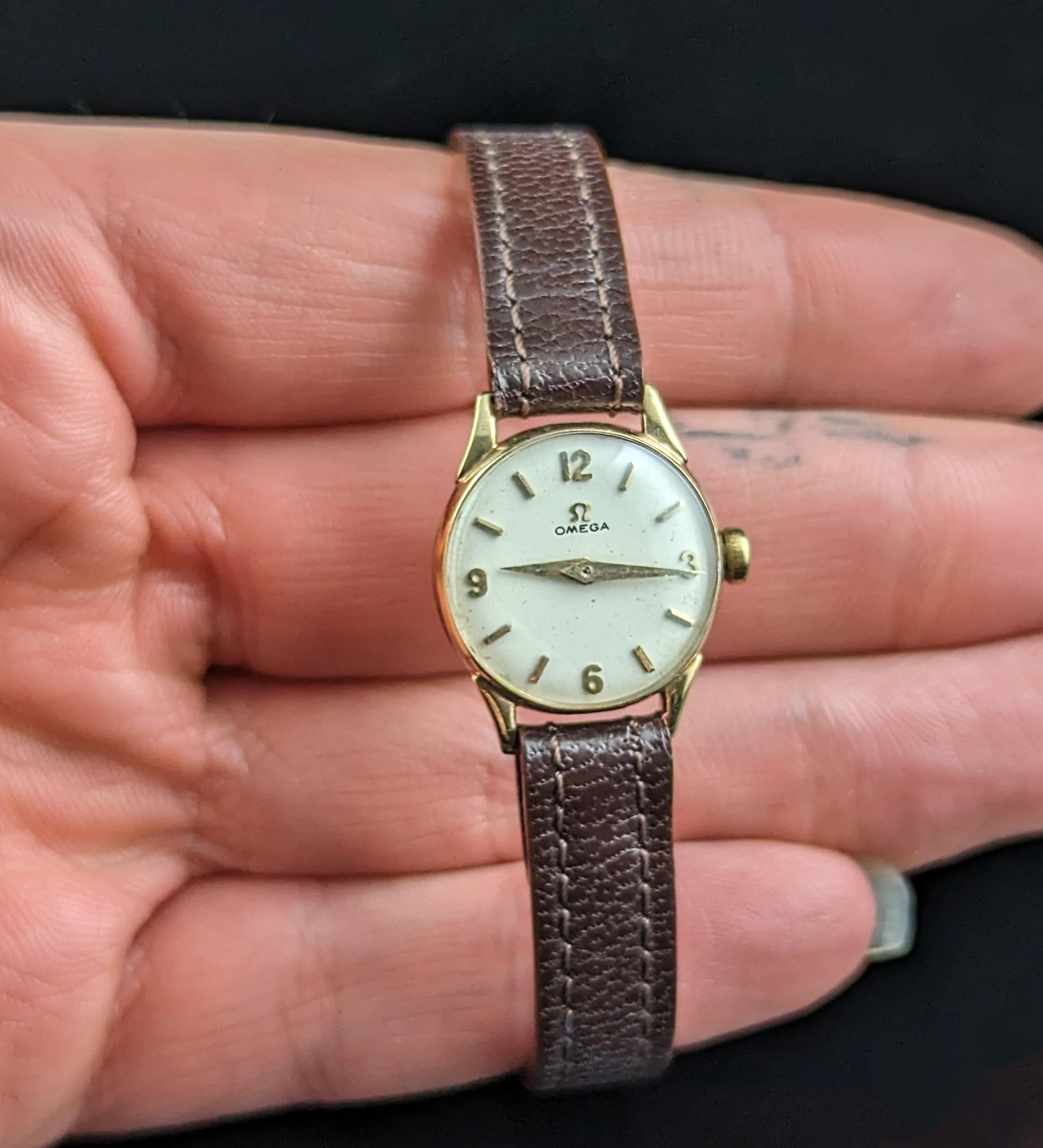 Women's Vintage 9k gold Ladies Omega wristwatch, boxed 