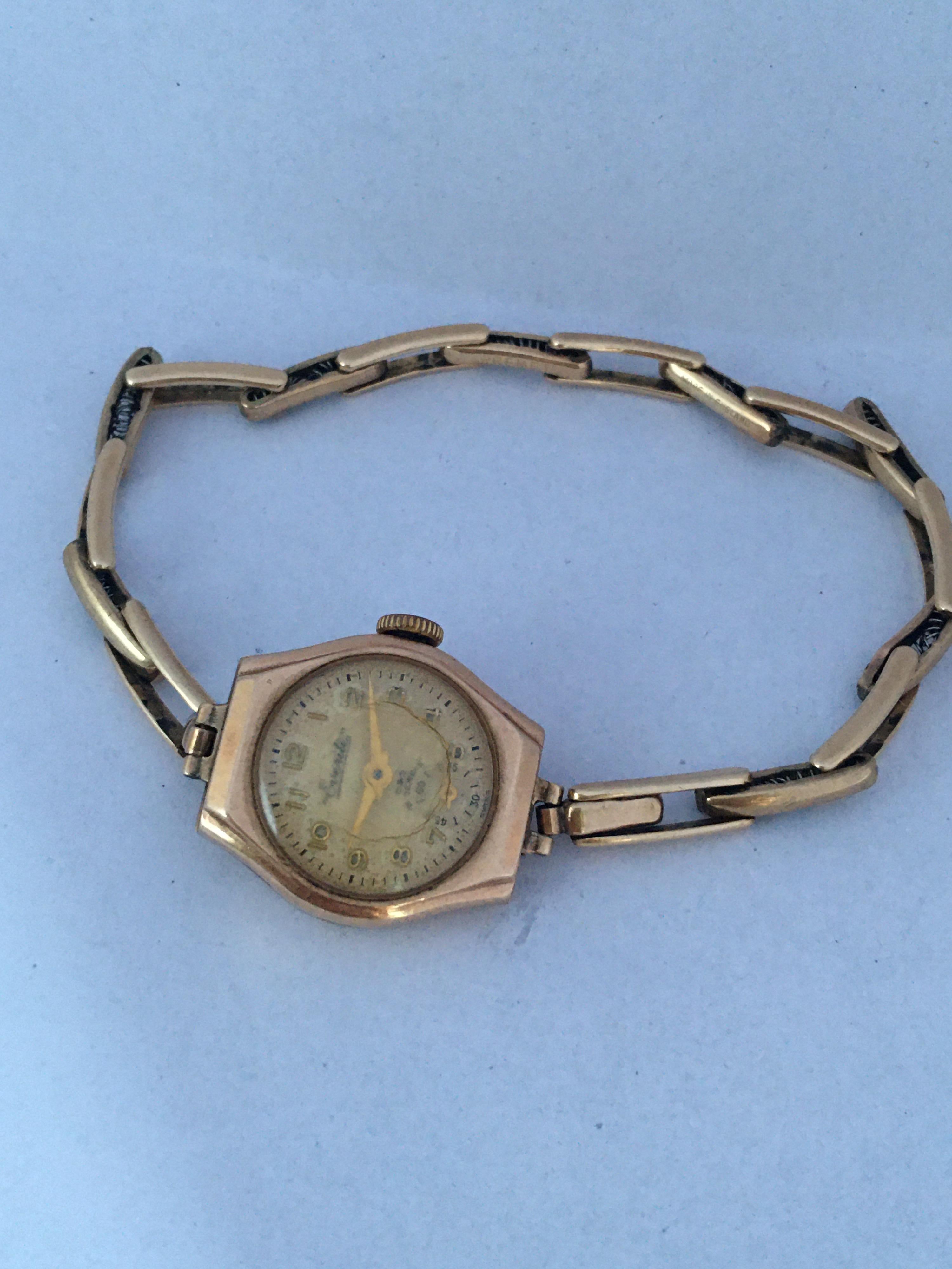Vintage 9 Karat Gold London Case Made Ladies Mechanical Watch For Sale 5