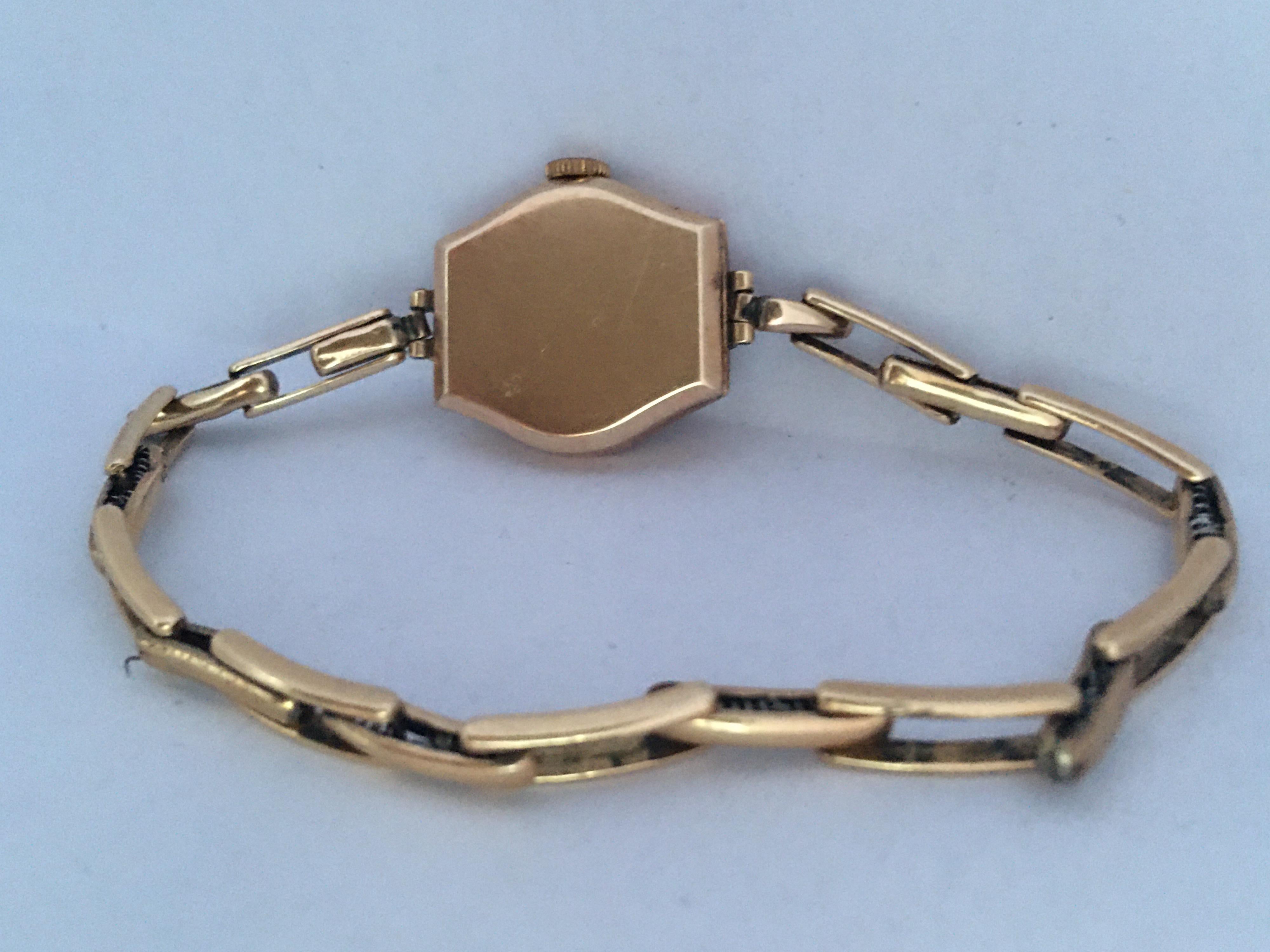 Vintage 9 Karat Gold London Case Made Ladies Mechanical Watch For Sale 6