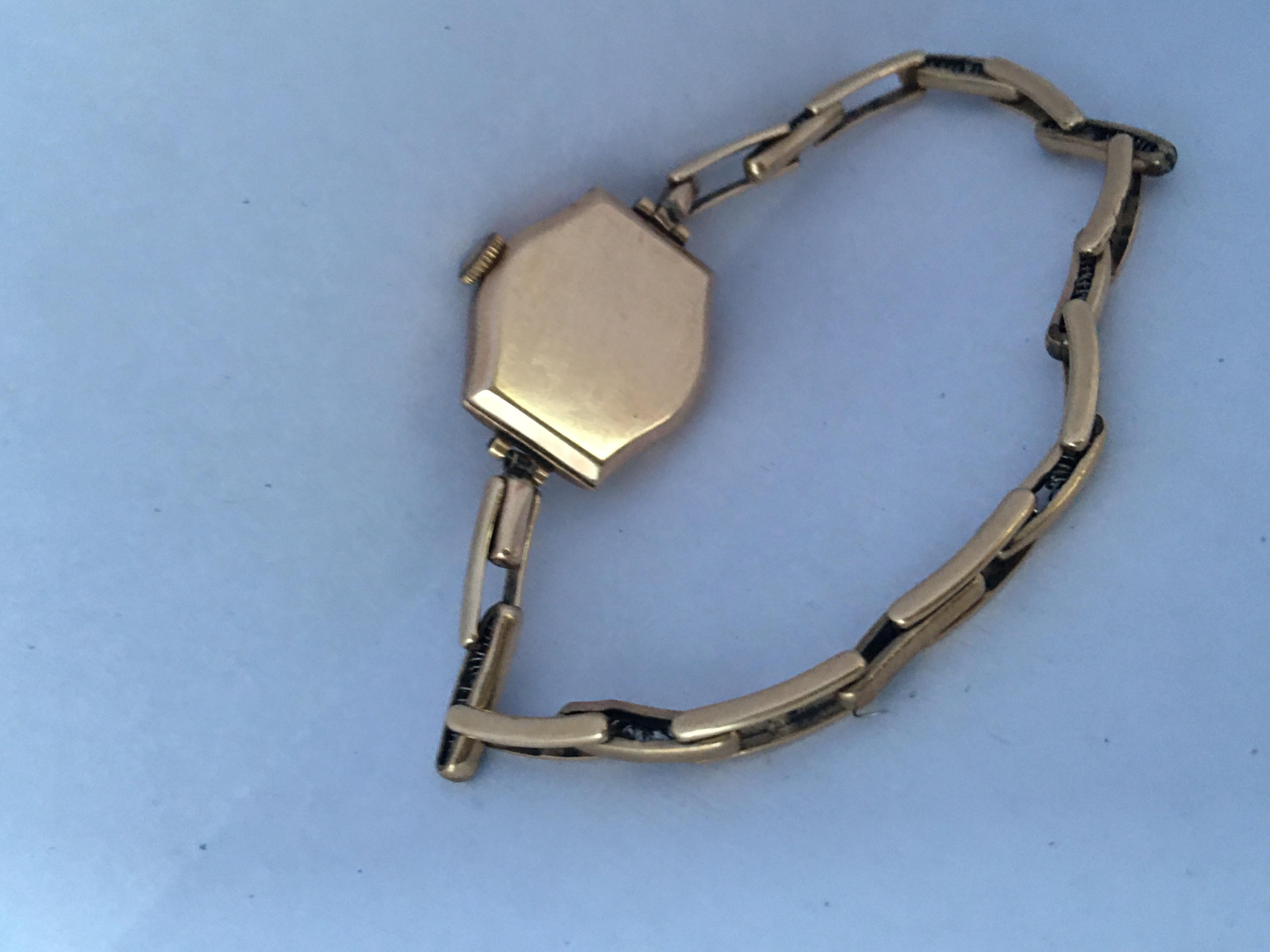 Vintage 9 Karat Gold London Case Made Ladies Mechanical Watch For Sale 7