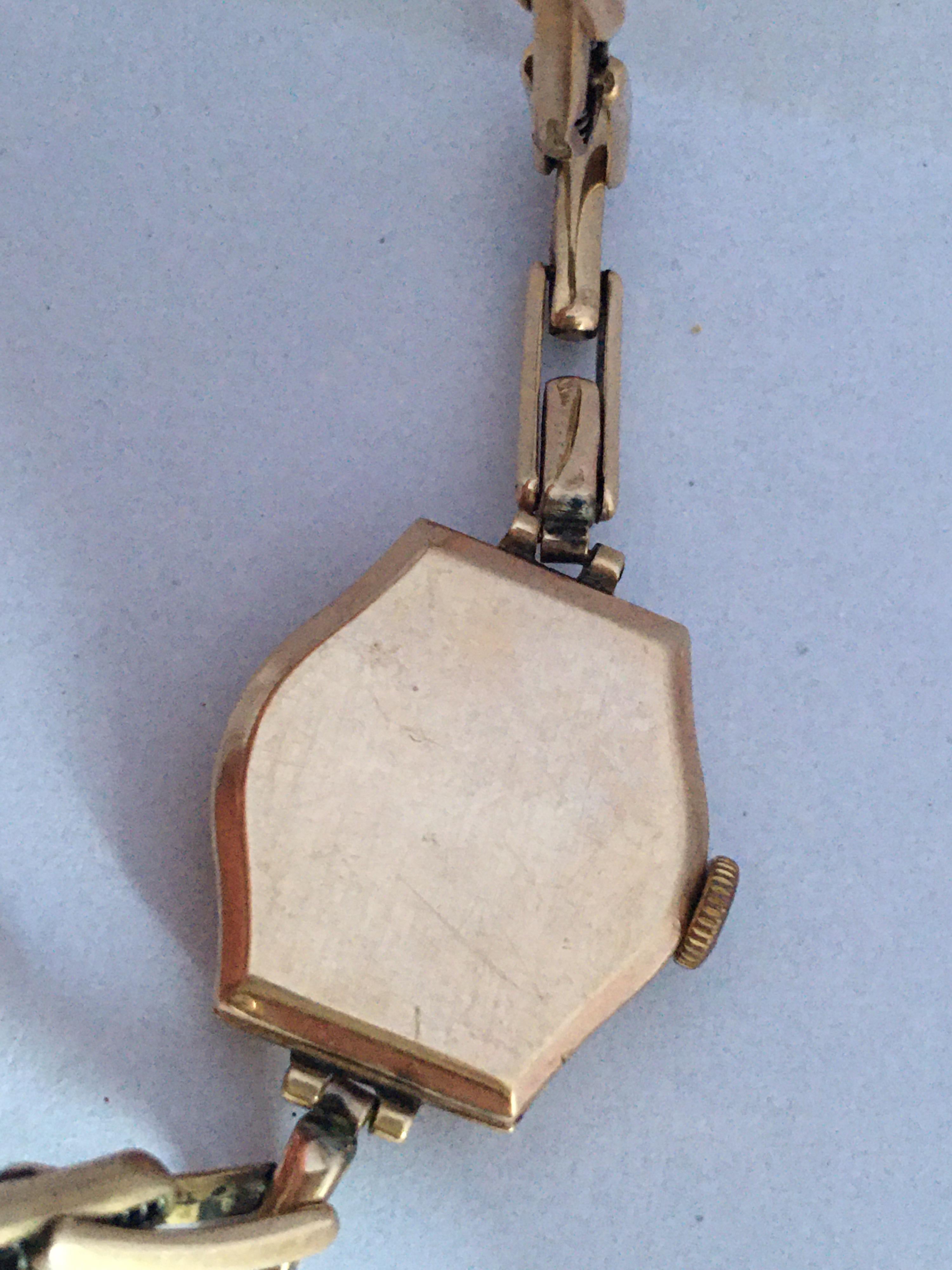 Women's Vintage 9 Karat Gold London Case Made Ladies Mechanical Watch For Sale
