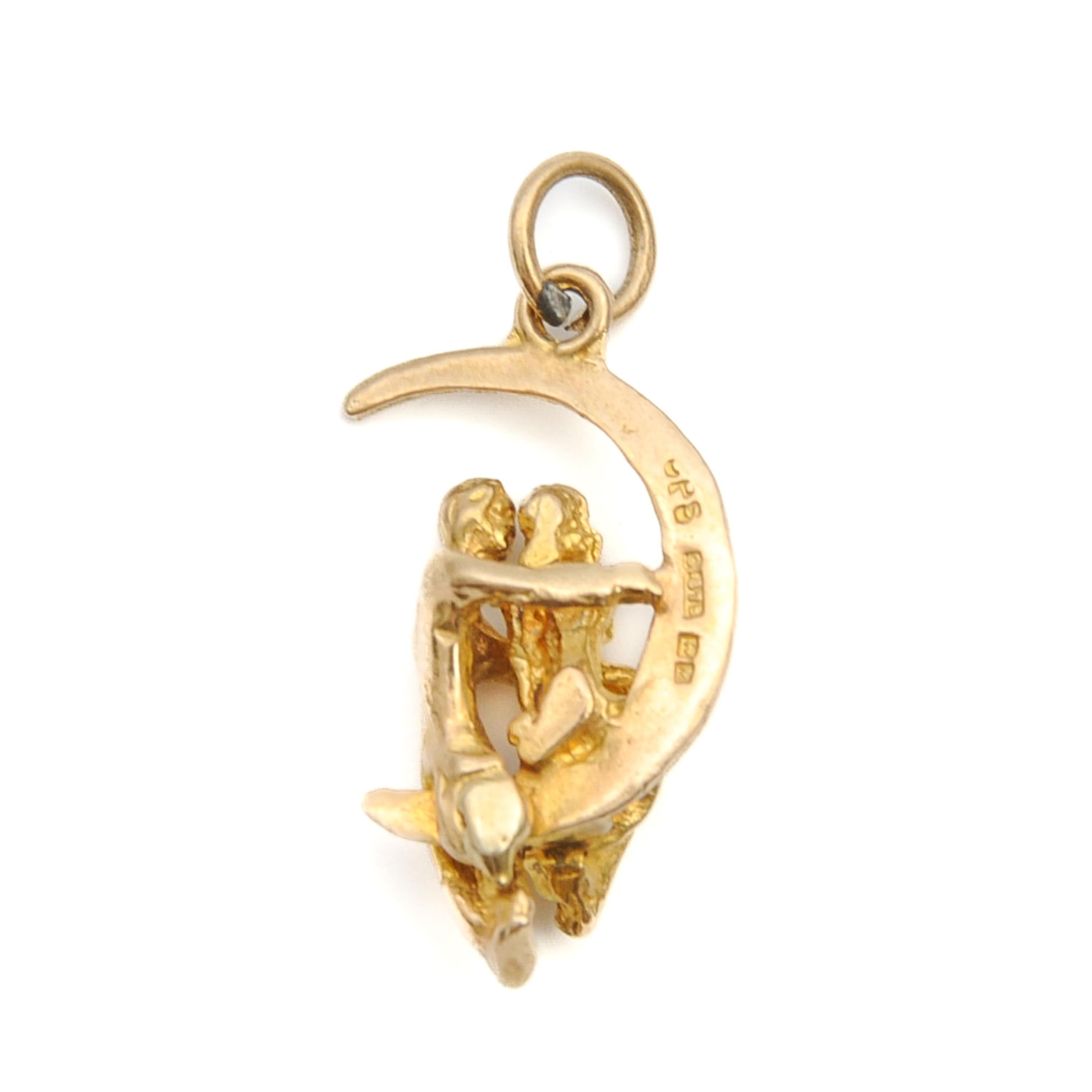 Women's or Men's Vintage 9K Gold Movable Love Couple Crescent Charm Pendant For Sale