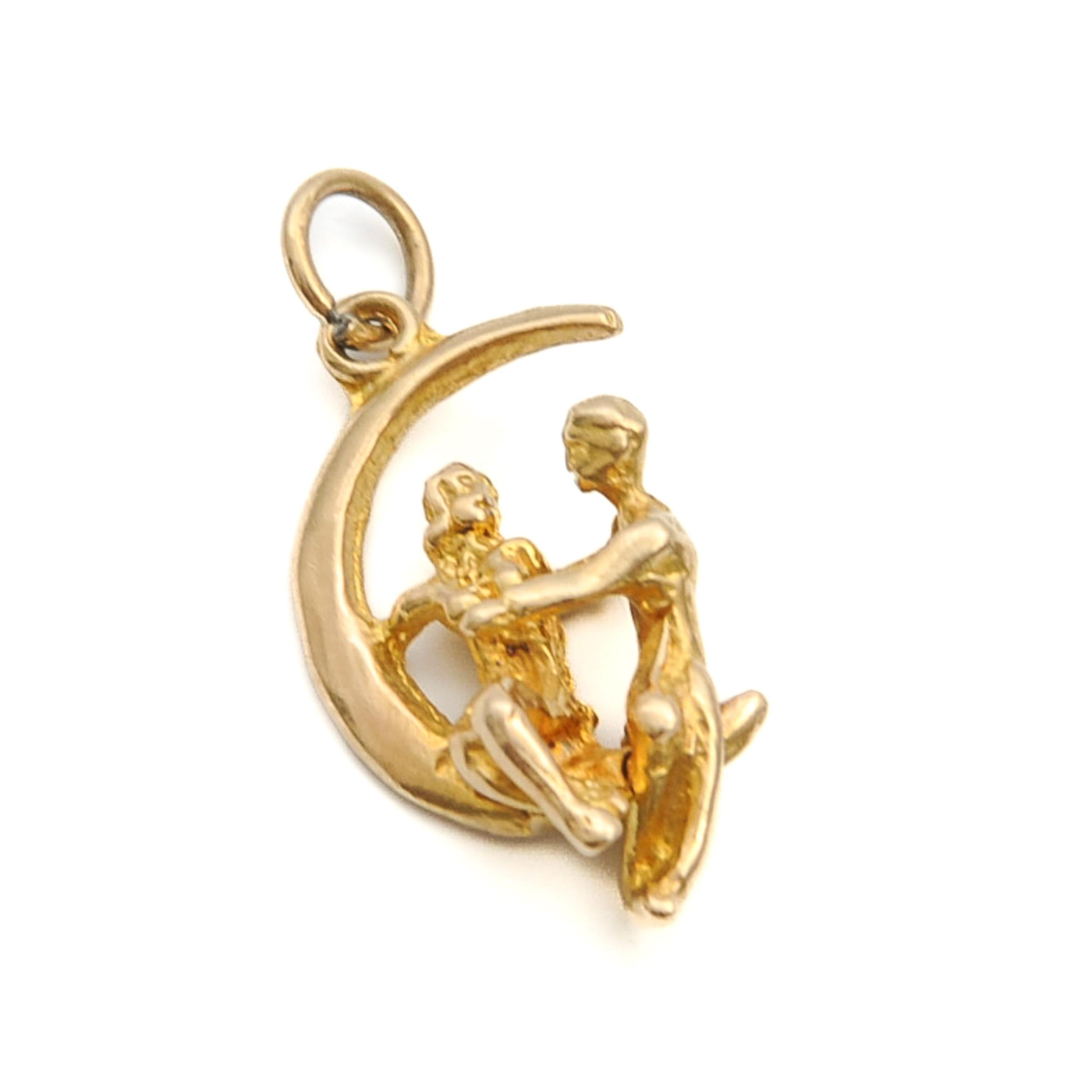 Vintage 9K Gold Movable Love Couple Crescent Charm Pendant For Sale 2