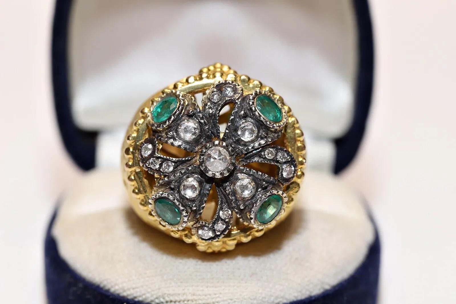 Vintage 9k Gold Natural Rose Cut Diamond And Emerald Strong  Ring For Sale 3