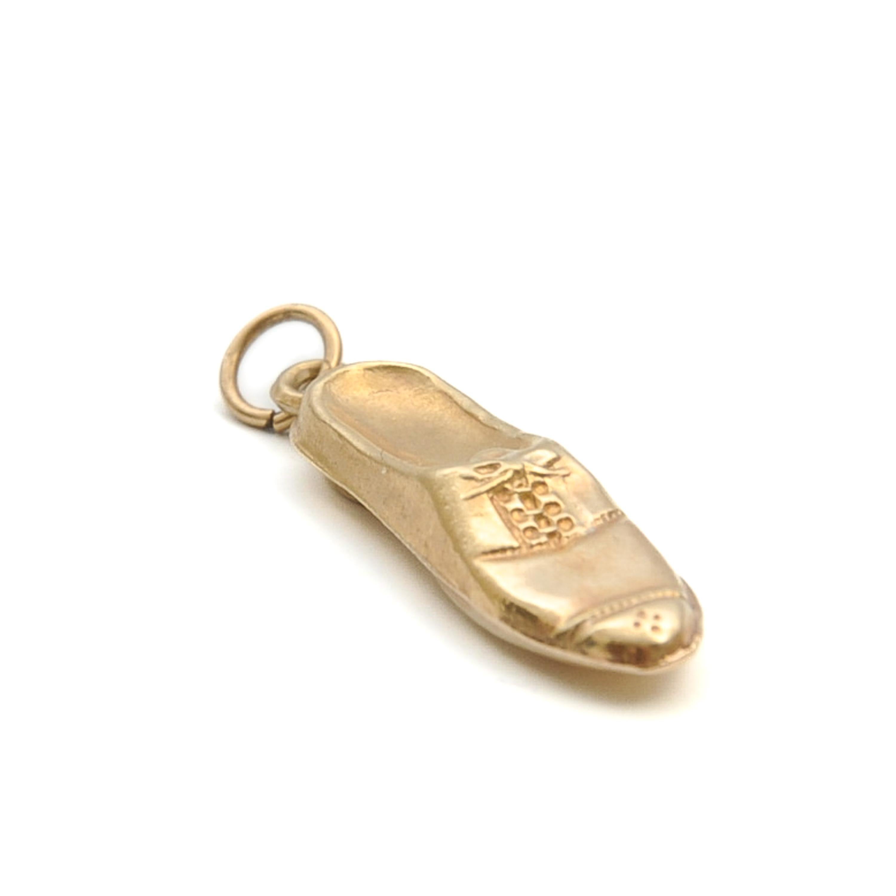 Vintage 9K Gold Oxford Shoe Charm Pendant For Sale 2