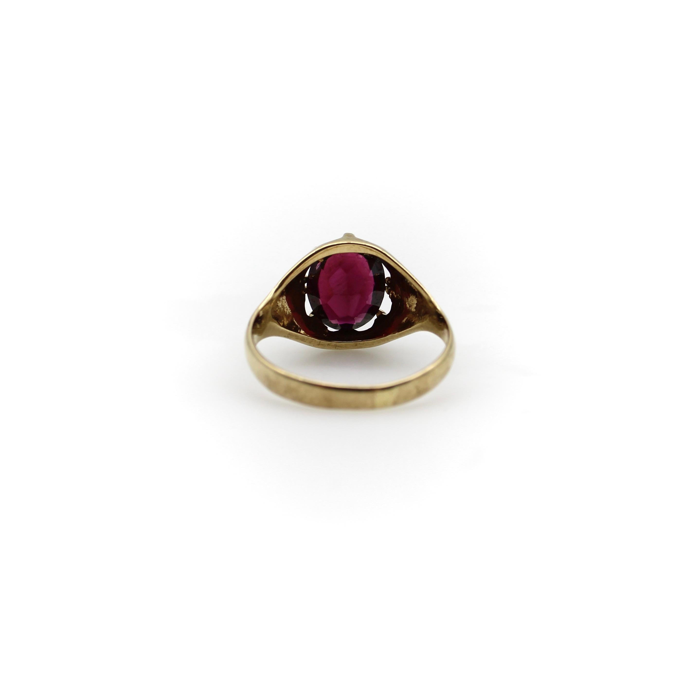 Vintage 9K Gold Rhodolite Garnet Ring with Belcher Setting For Sale 1