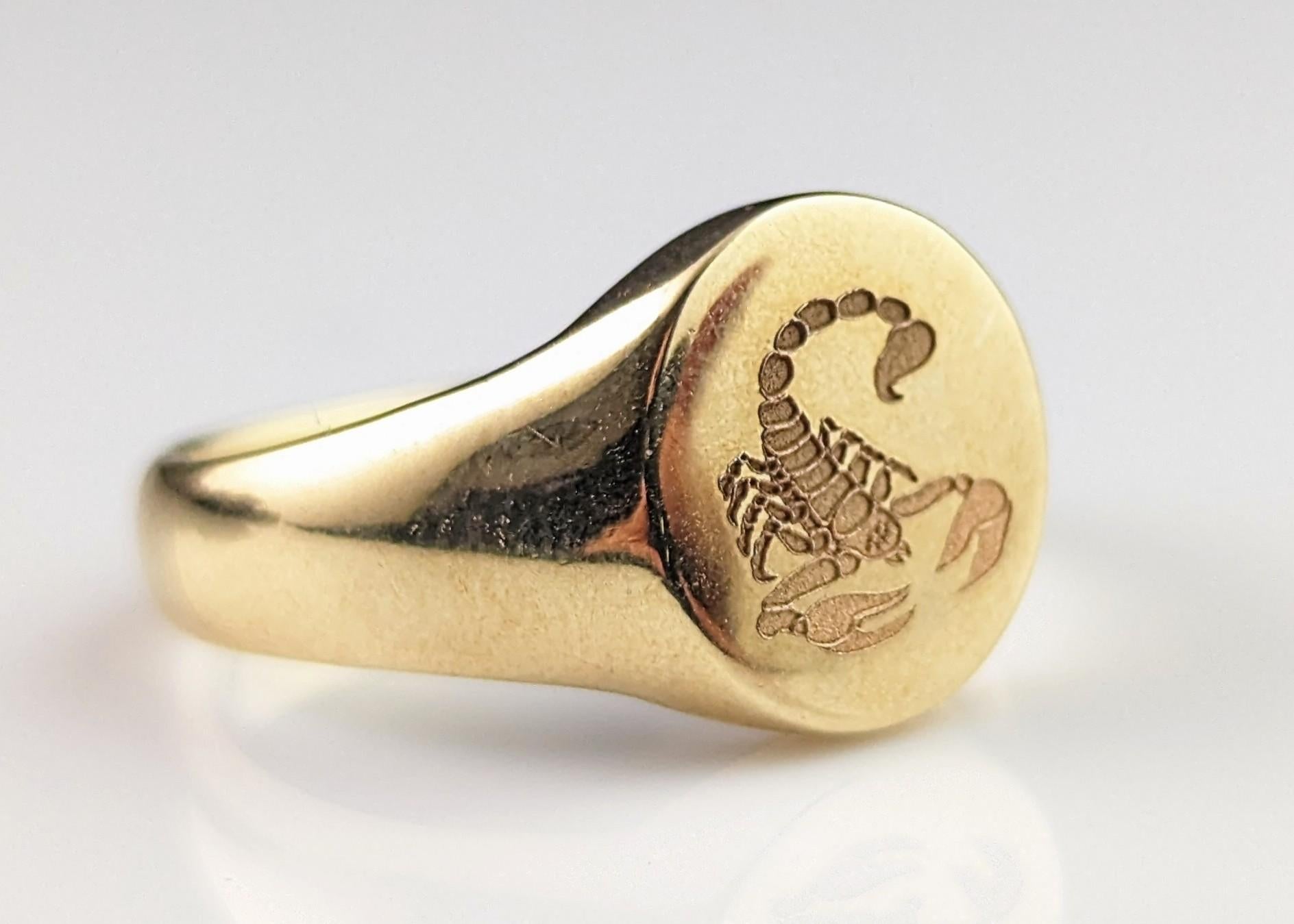 Vintage 9k gold signet ring, Scorpion, heavy  For Sale 5