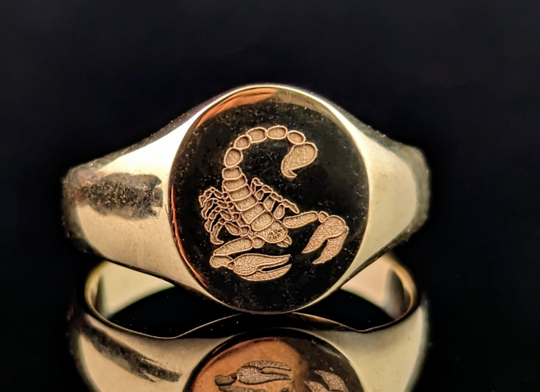 Vintage 9k gold signet ring, Scorpion, heavy  For Sale 2
