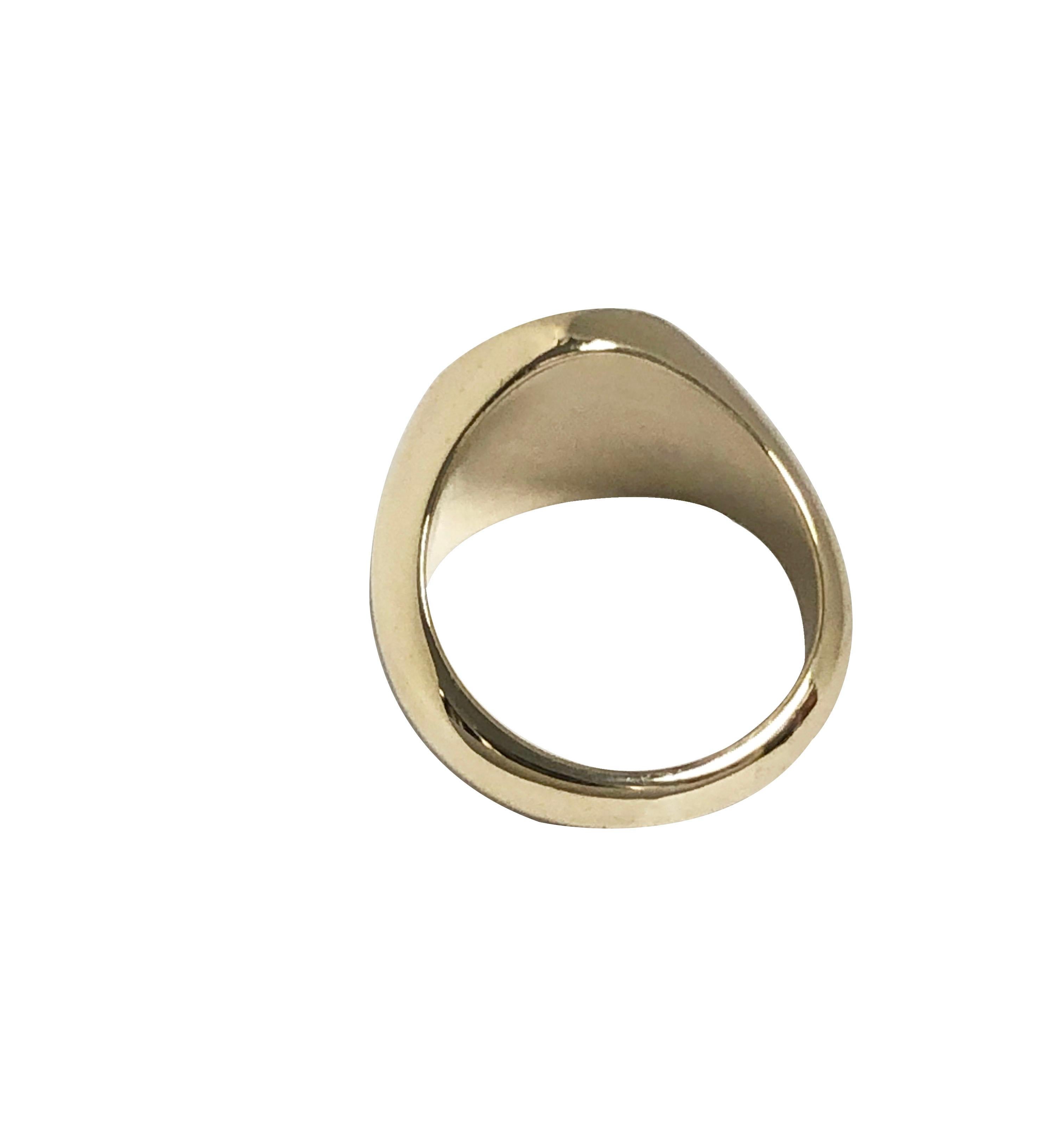 Vintage 9k Gold Signet Ring with Coat of Arms In Excellent Condition In Chicago, IL