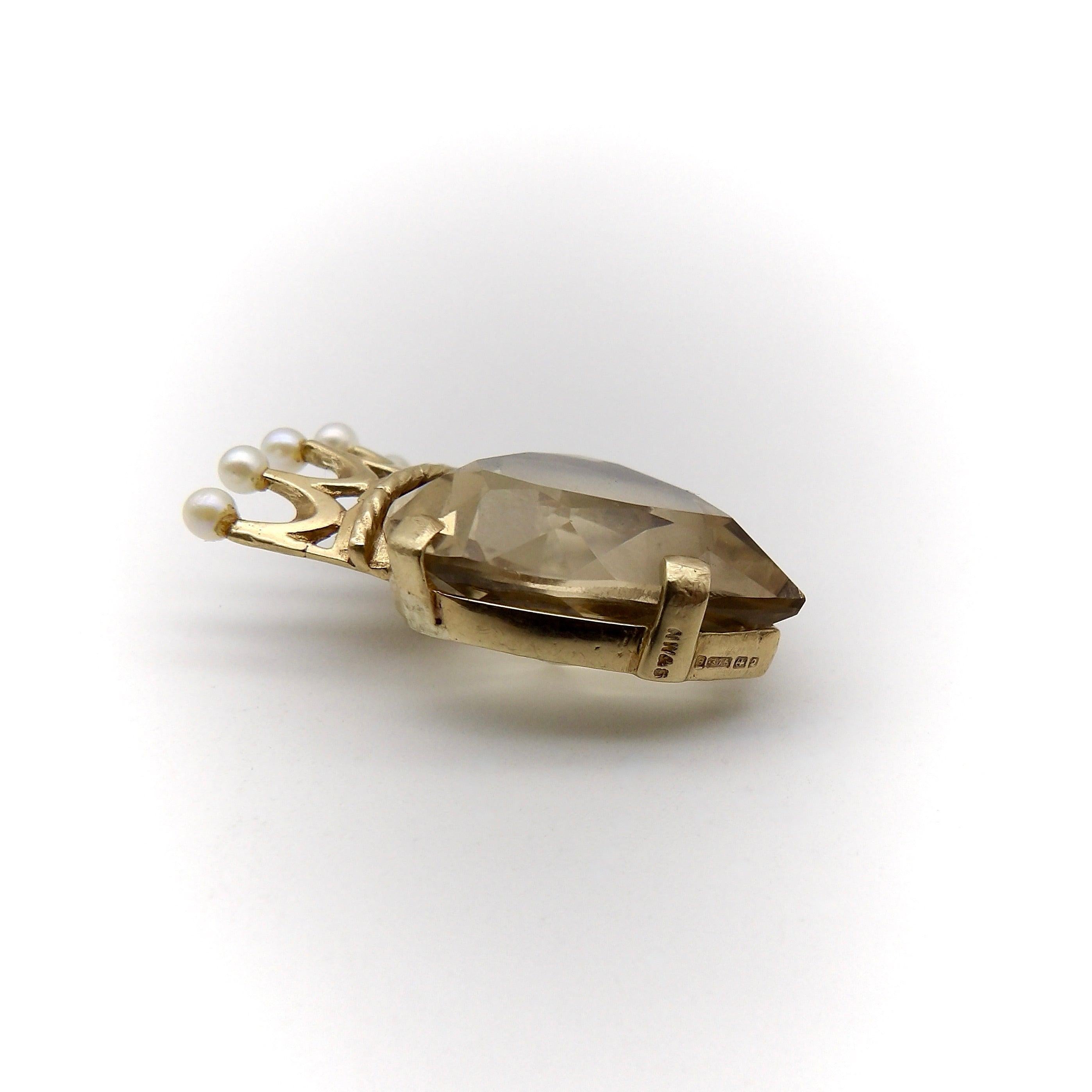 Vintage 9K Gold Smoky Quartz Crowned Heart Pendant In Good Condition For Sale In Venice, CA