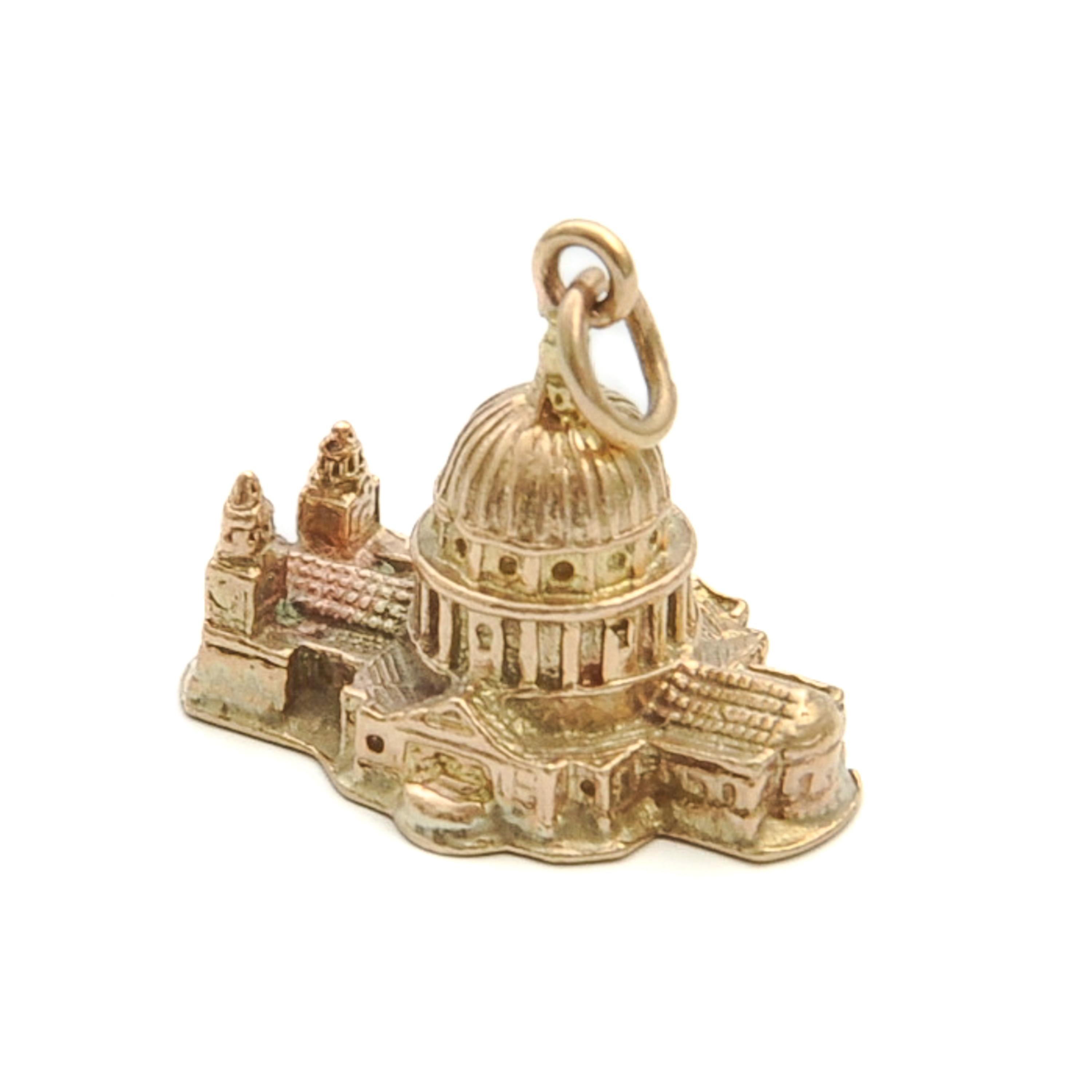 Pendentif breloque cathédrale St. Pauls vintage en or 9 carats en vente 1