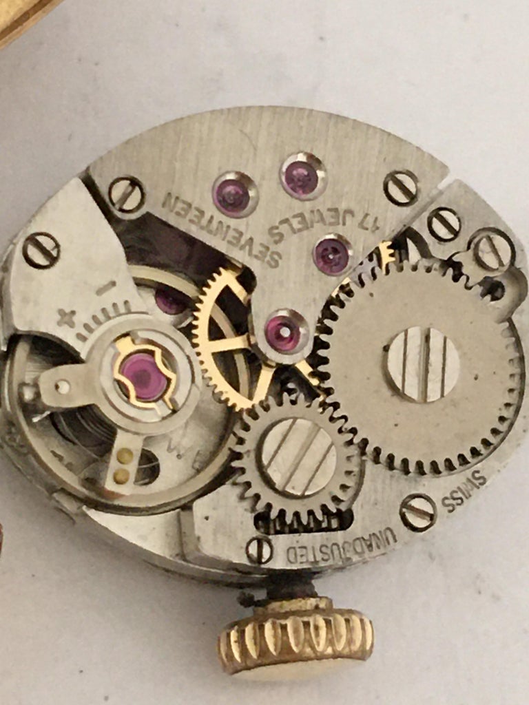Vintage 9 Karat Gold Swiss Mechanical Ladies Watch For Sale 7
