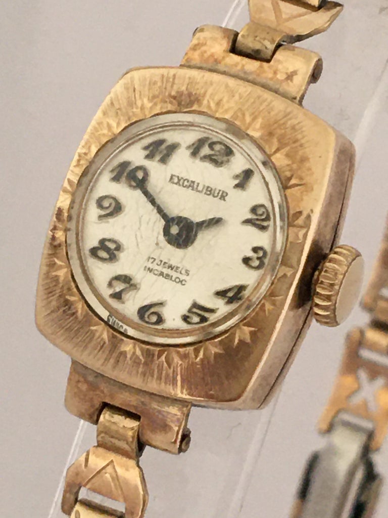 Women's Vintage 9 Karat Gold Swiss Mechanical Ladies Watch For Sale