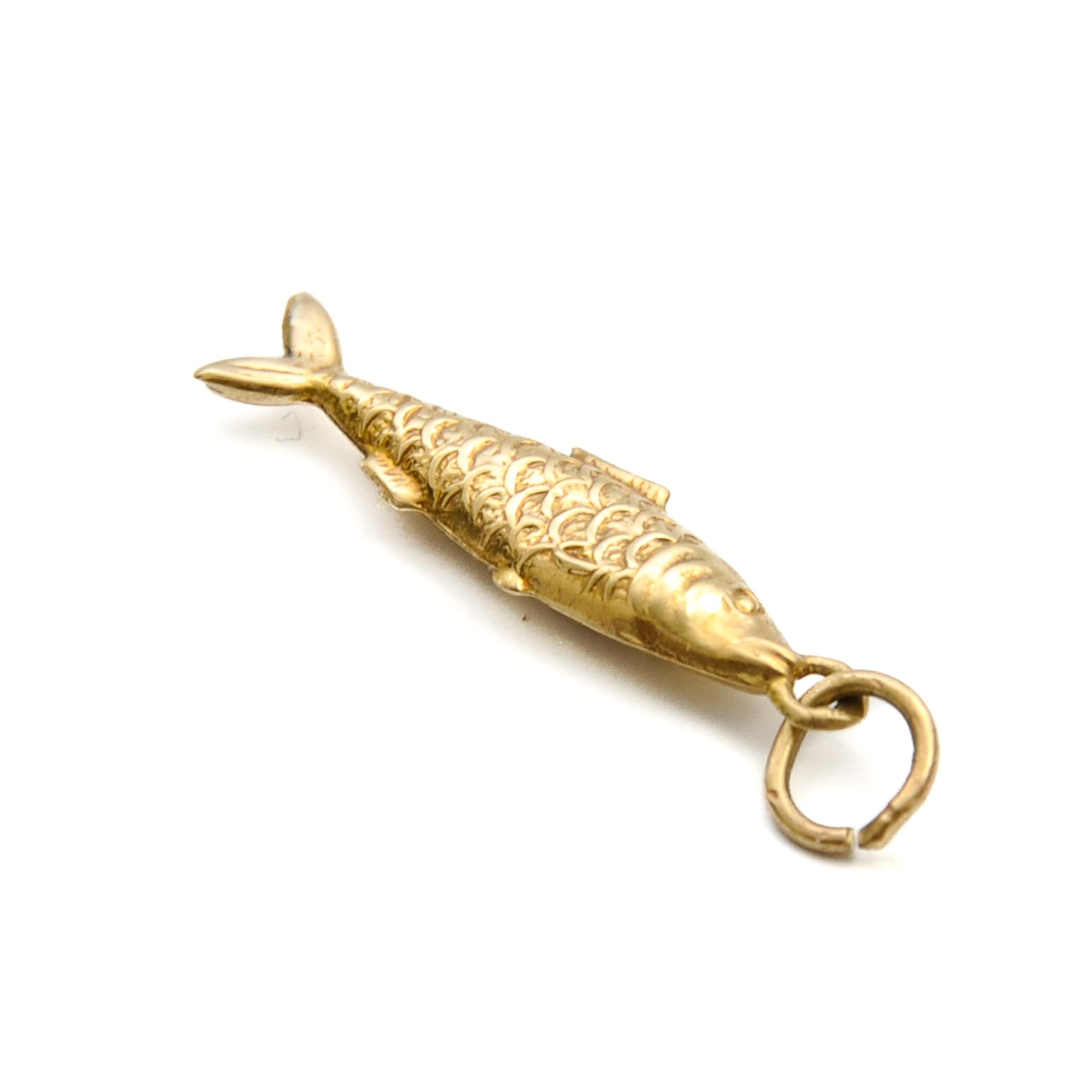 Women's or Men's Vintage 9K Gold Zodiac Pisces Fish Charm Pendant For Sale