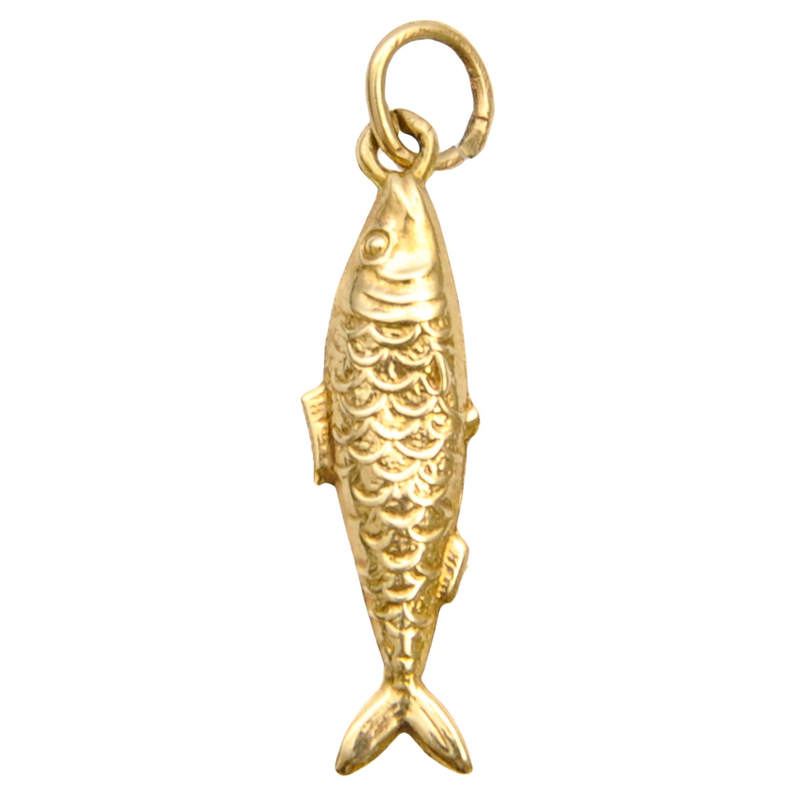 Vintage 9K Gold Zodiac Pisces Fish Charm Pendant For Sale
