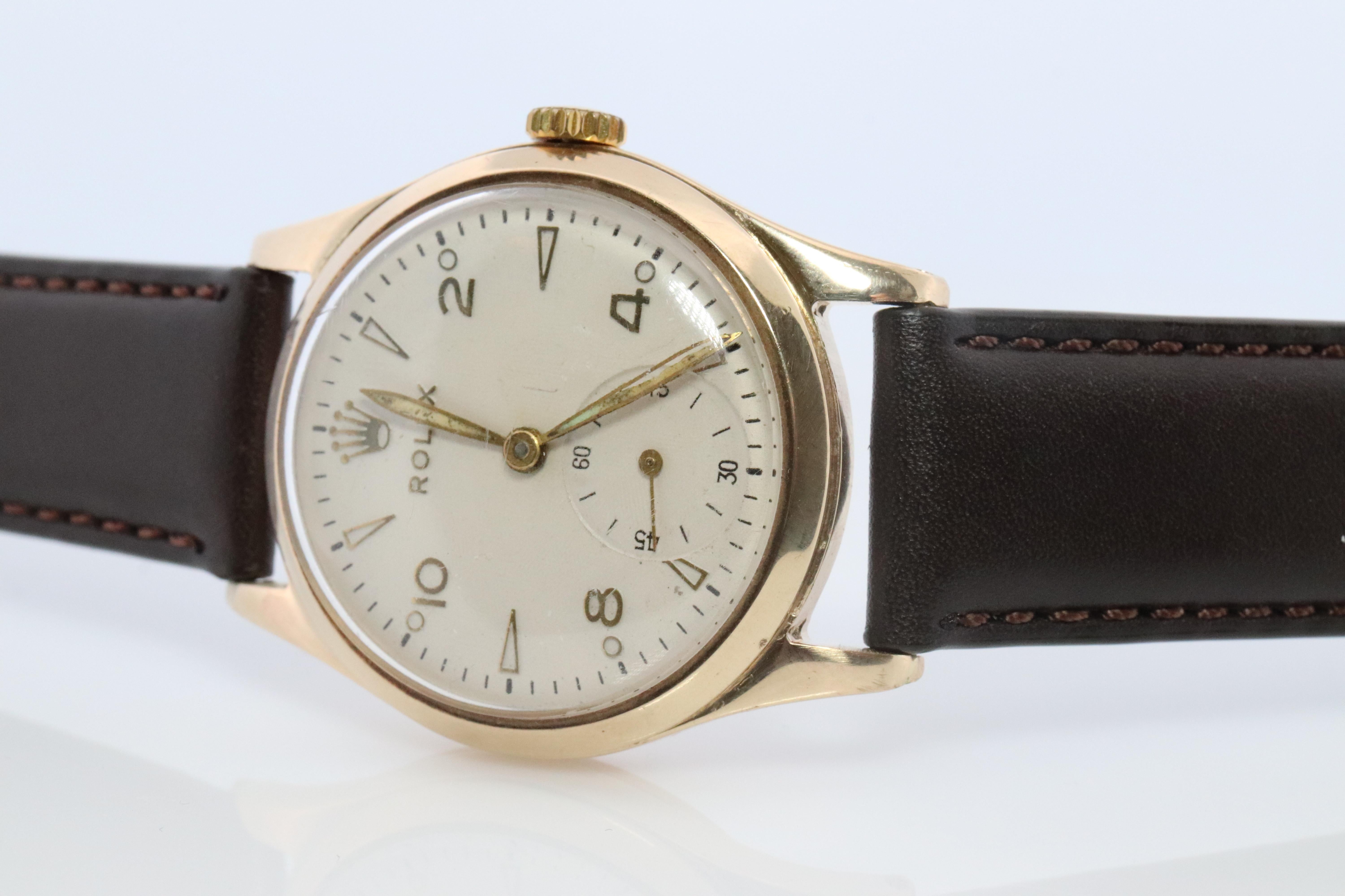 Vintage 9k ROLEX Watch. Rolex 9k YG 12324 Dress Watch 1940s Bon état - En vente à Port Charlotte, FL