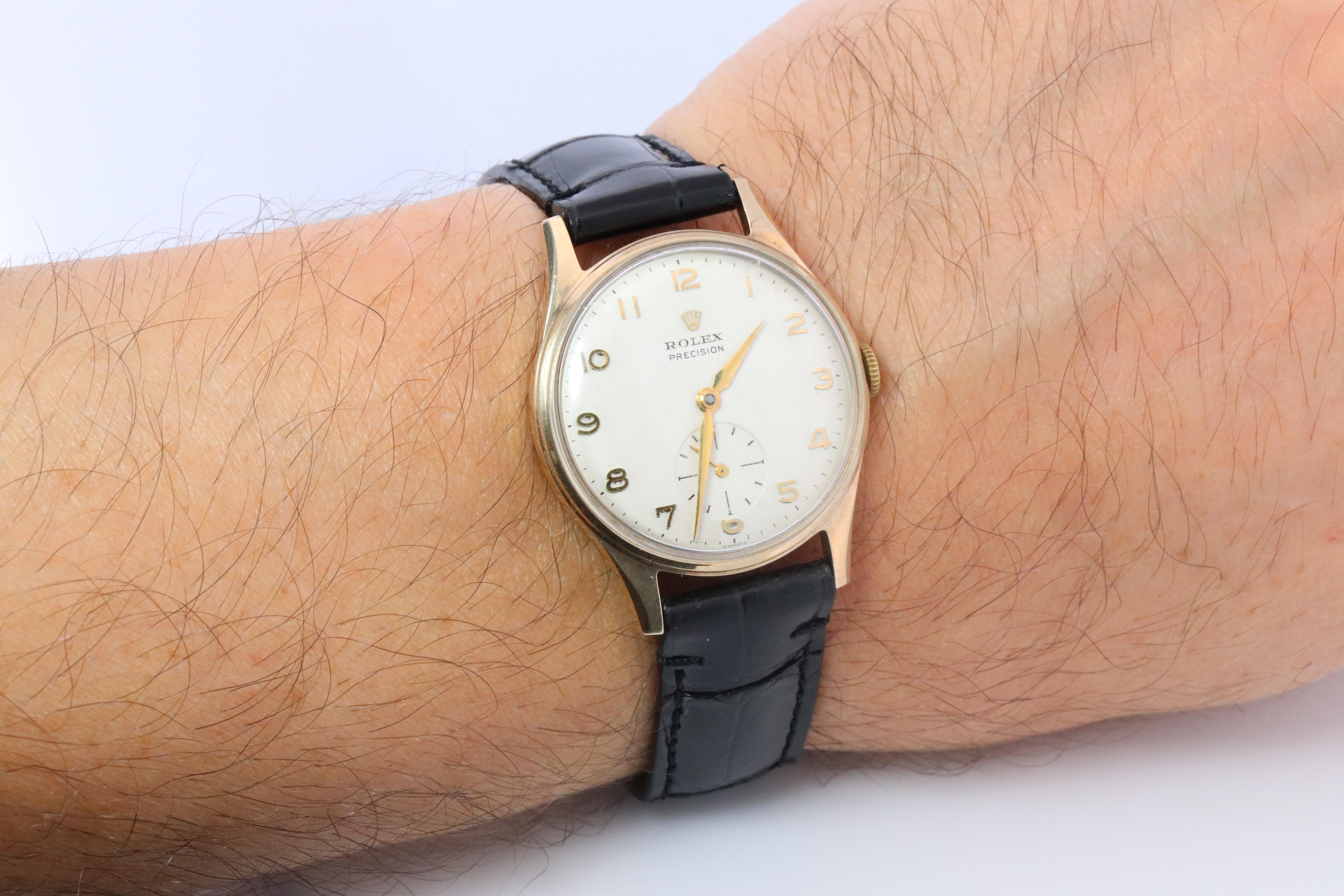 Vintage 9k ROLEX Watch. Rolex 9k YG 12868 Dress Watch 1950s In Good Condition For Sale In Port Charlotte, FL