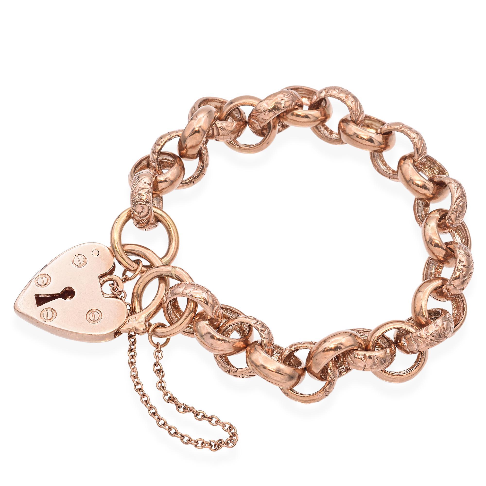 Dieses Armband aus 9-karätigem Roségold ist mit einem charmanten herzförmigen Anhänger versehen, der dem klassischen Design eine süße, romantische Note verleiht. Der warme Roségoldton verleiht ihm eine weiche, elegante Note, die sich perfekt für den