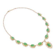Vintage 9K Yellow Gold 13.1tcw Green Jadeite Jade Necklace with Pendant Drop