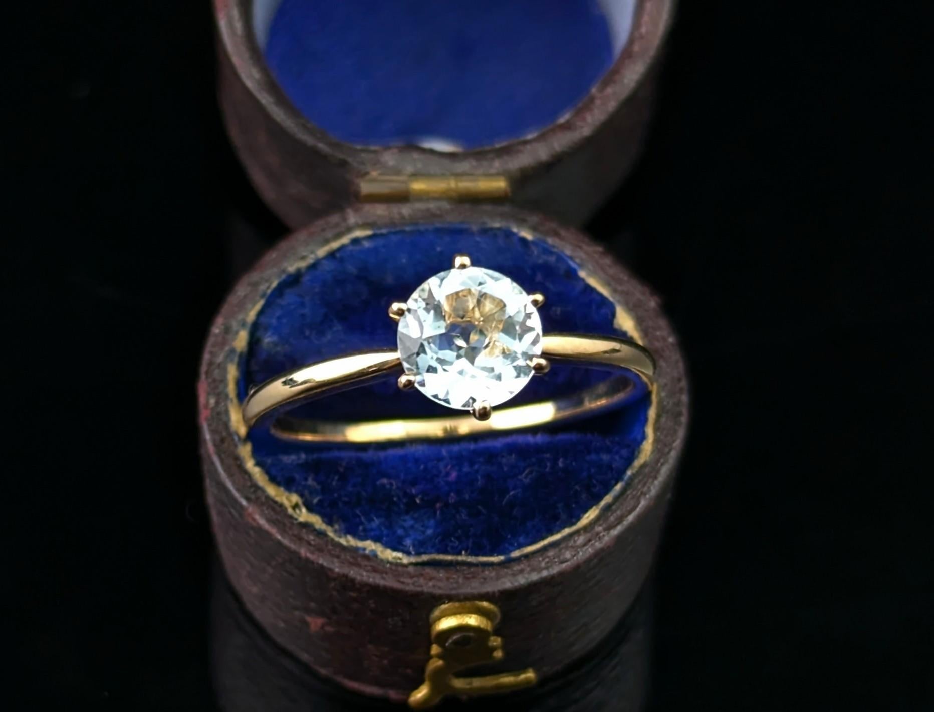 Brilliant Cut Vintage 9k yellow gold Aquamarine solitaire ring For Sale