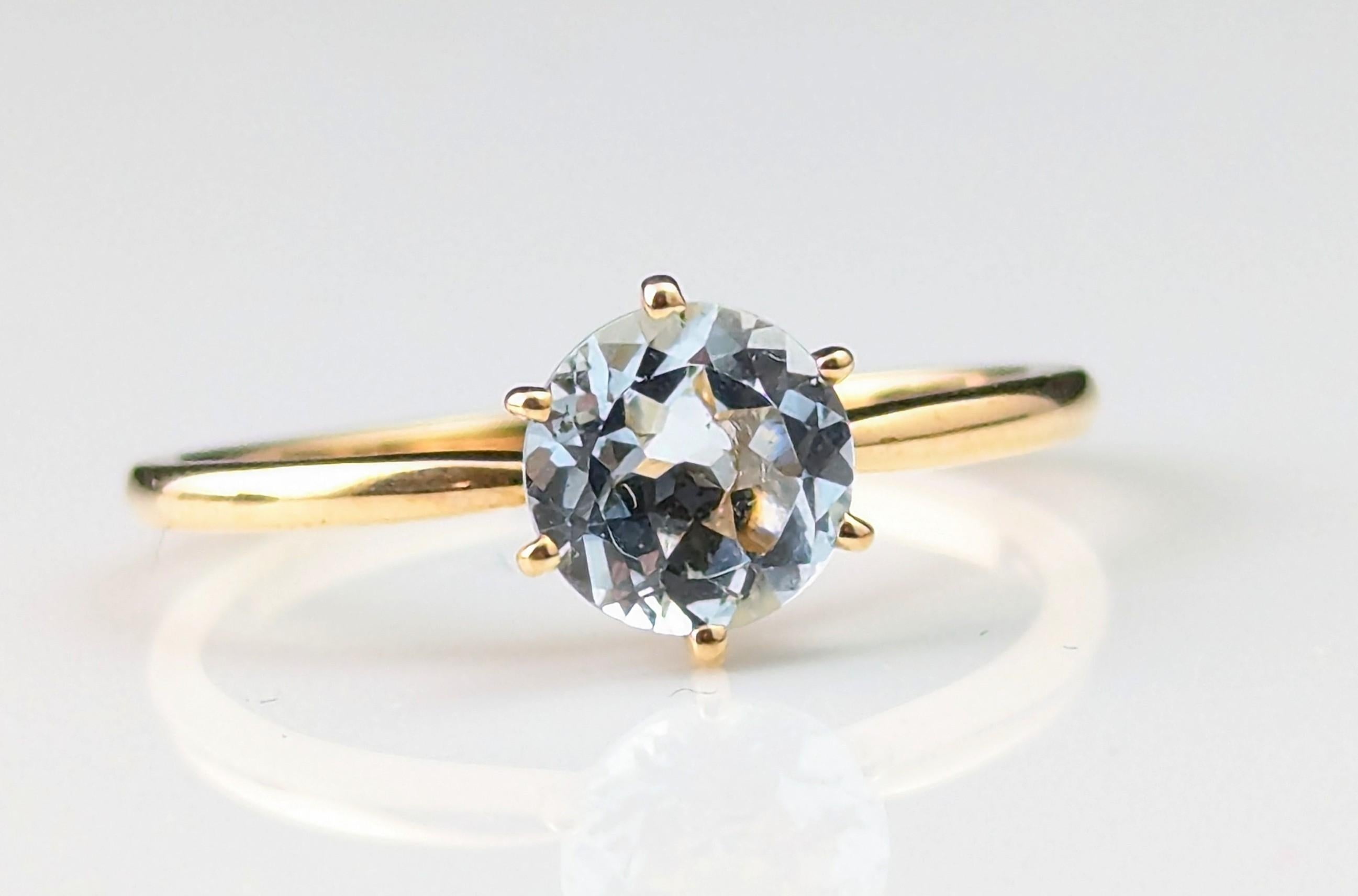 Vintage 9k yellow gold Aquamarine solitaire ring For Sale 1