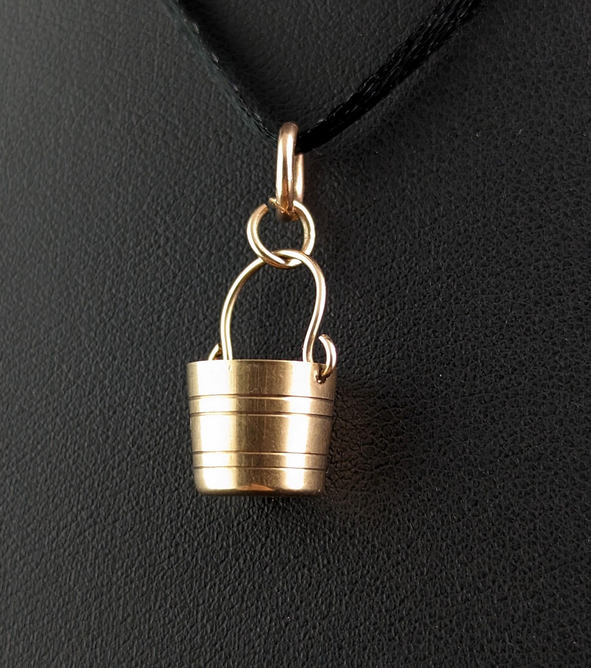 Vintage 9k yellow gold bucket charm, pail  For Sale 1