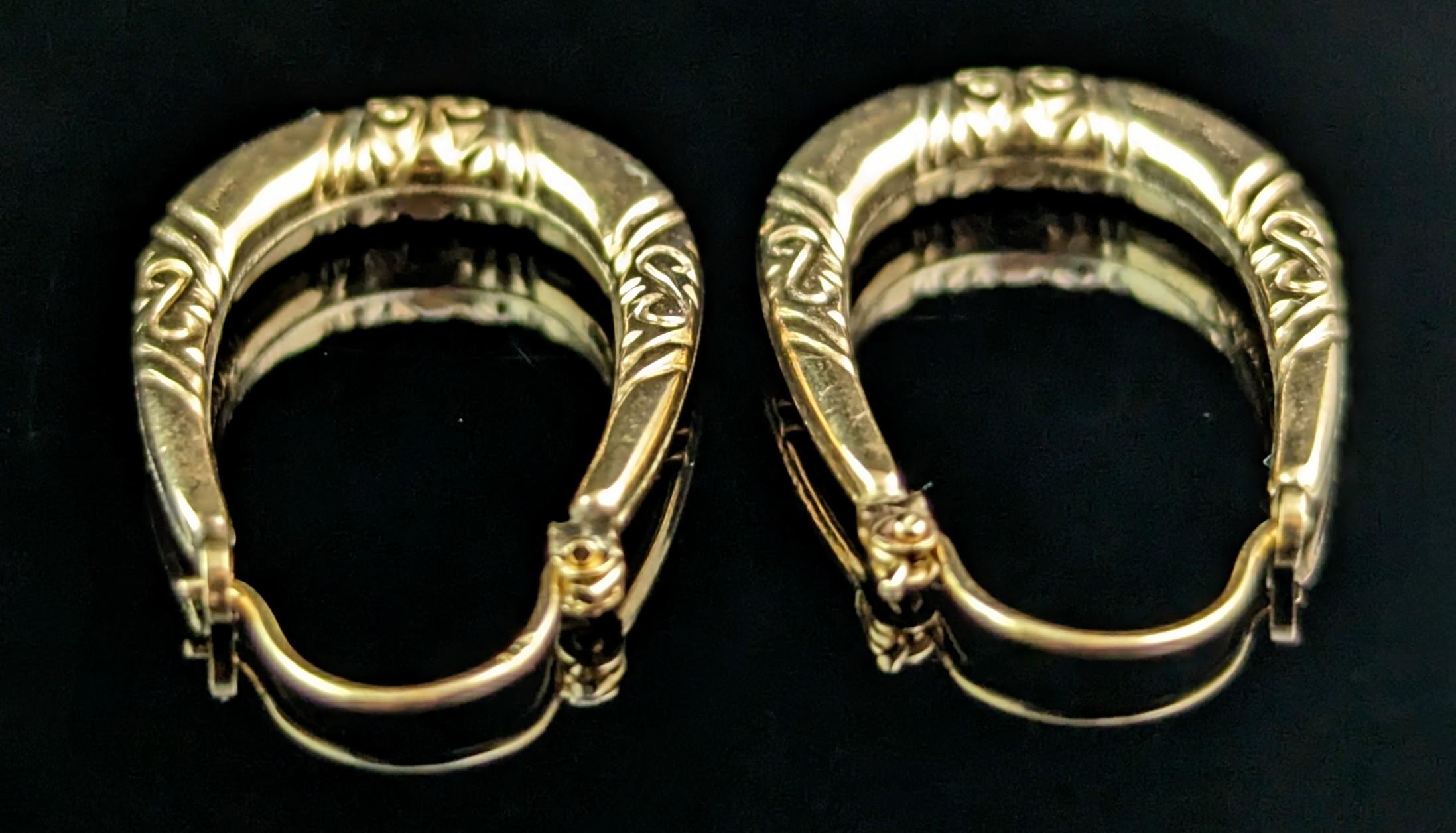 Vintage 9k yellow gold creole hoop earrings  In Good Condition For Sale In NEWARK, GB