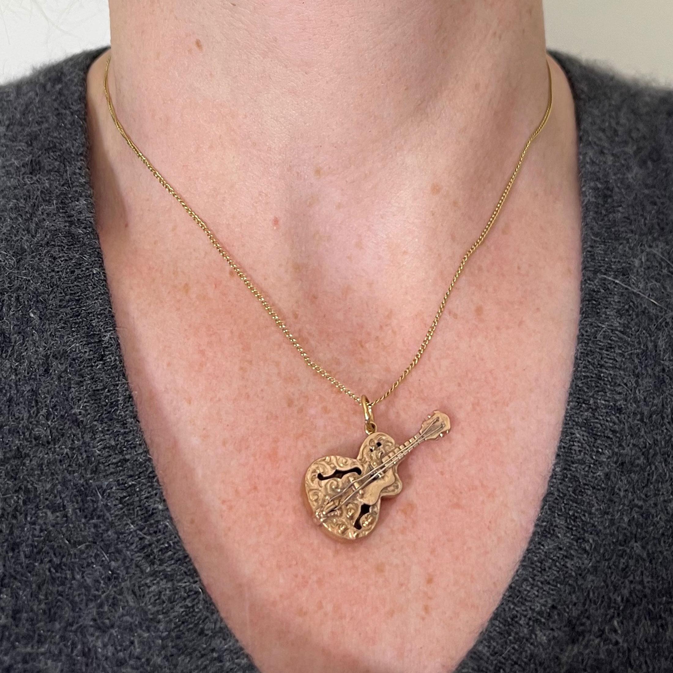Pendentif vintage en or jaune 9K avec breloque guitare électrique Unisexe en vente