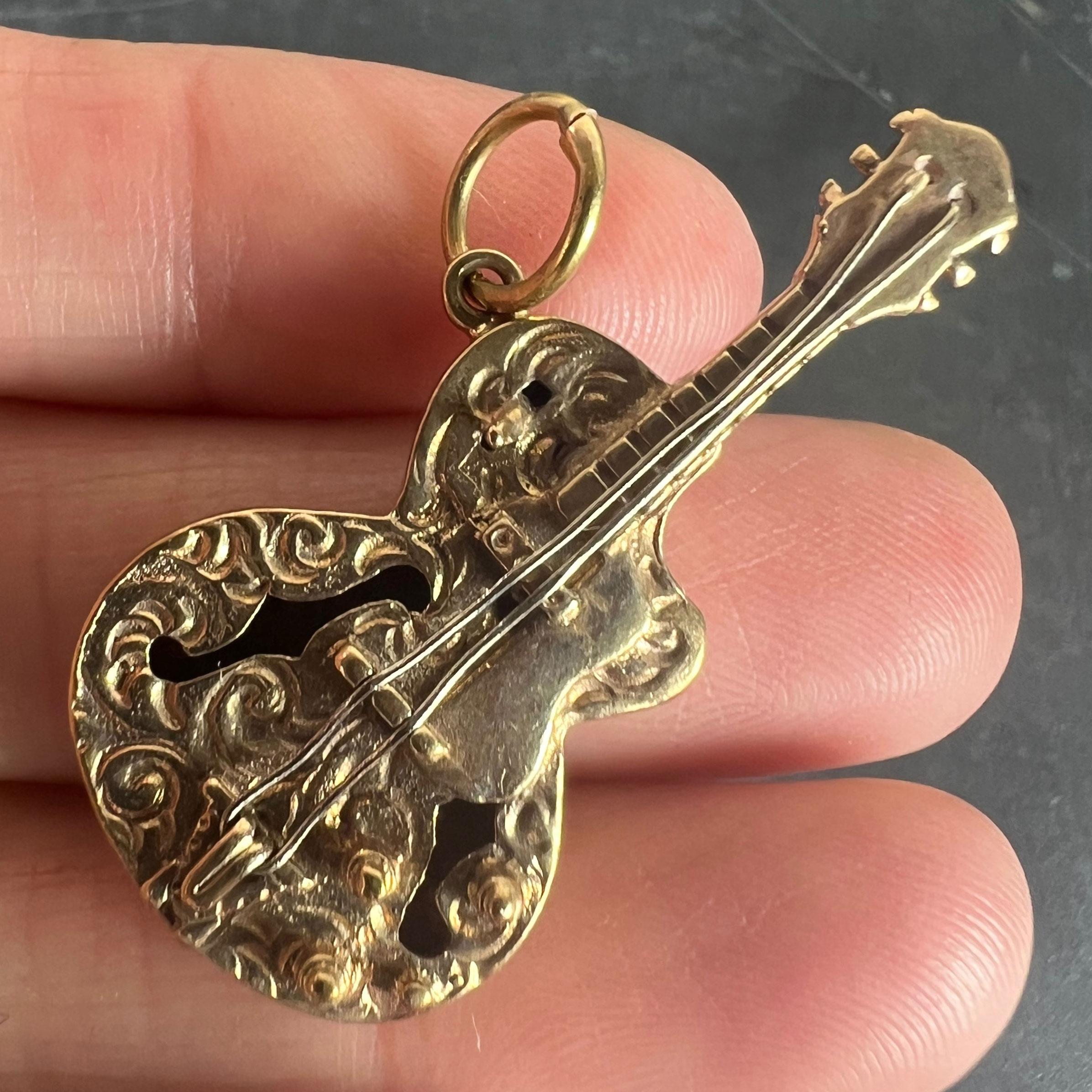 Pendentif vintage en or jaune 9K avec breloque guitare électrique en vente 1