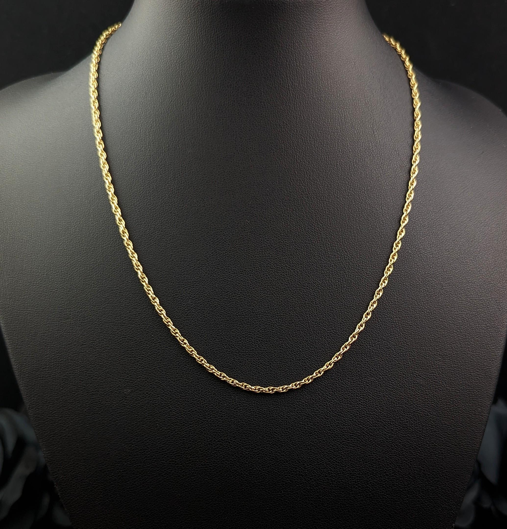Vintage 9k Yellow Gold Fancy Link Chain Necklace In Good Condition For Sale In NEWARK, GB